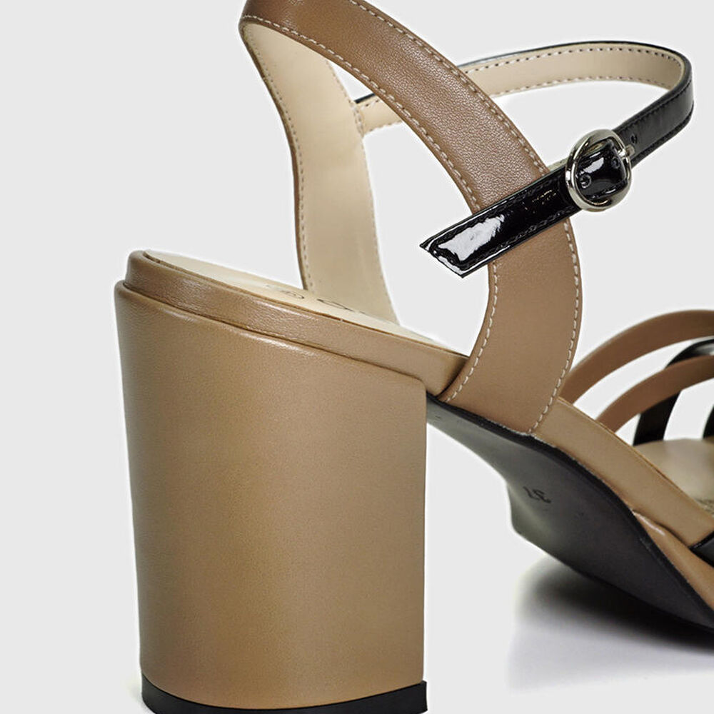 Sandalia Paula Beige image number 6.0
