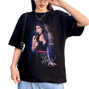 Polera Estampada Amy Winehouse