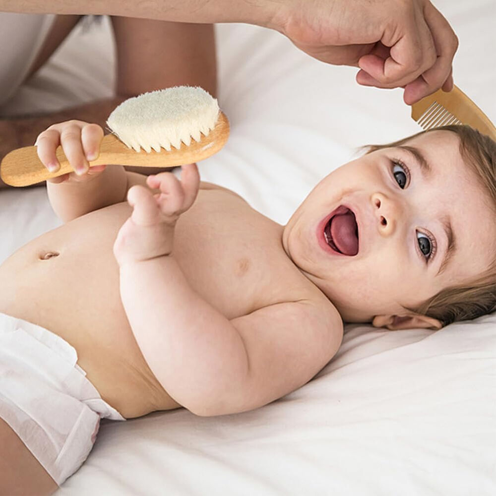 Kit Cepillo Peine Madera Cerdas Suaves Bebés Recien Nacidos image number 5.0