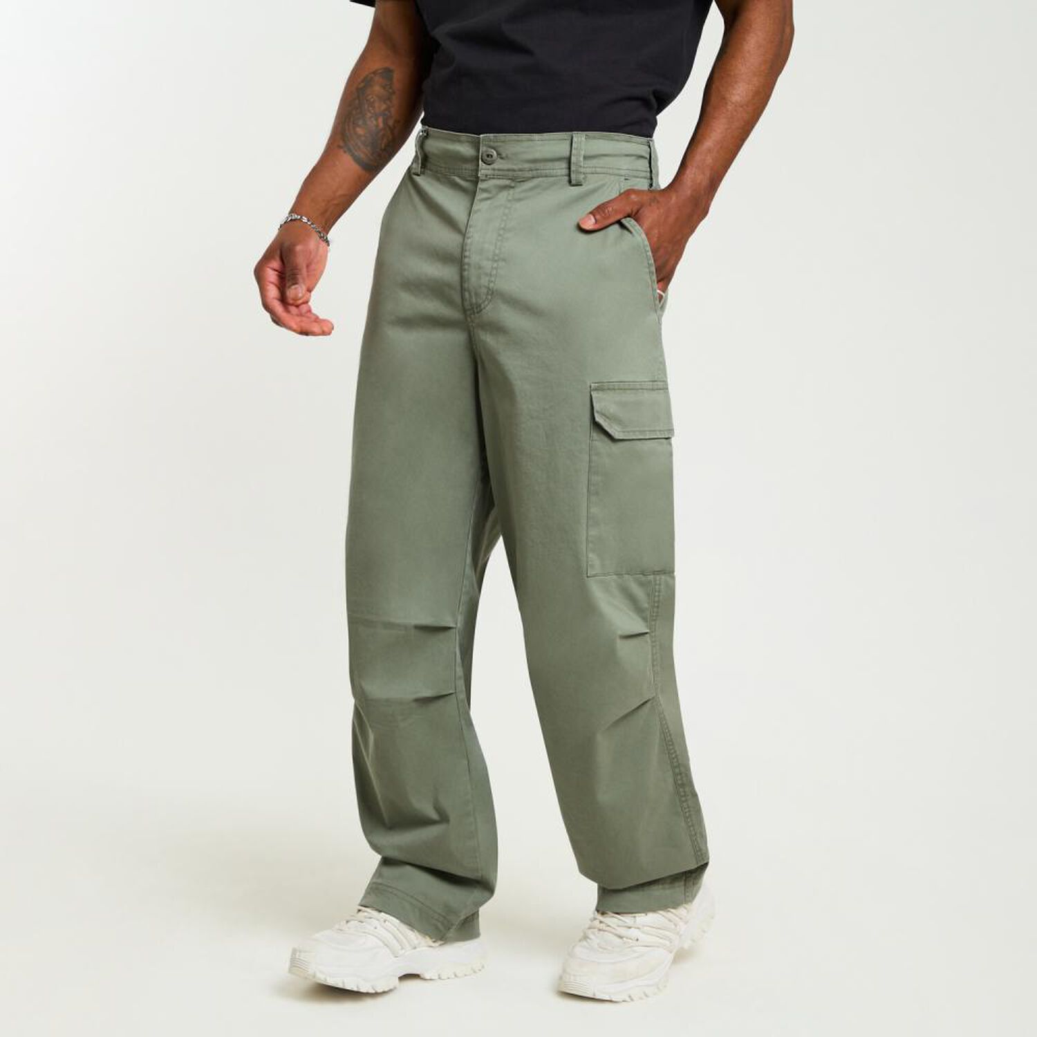 Pantal&oacute;n Tiro Medio Regular Hombre Rolly Go image number 2.0