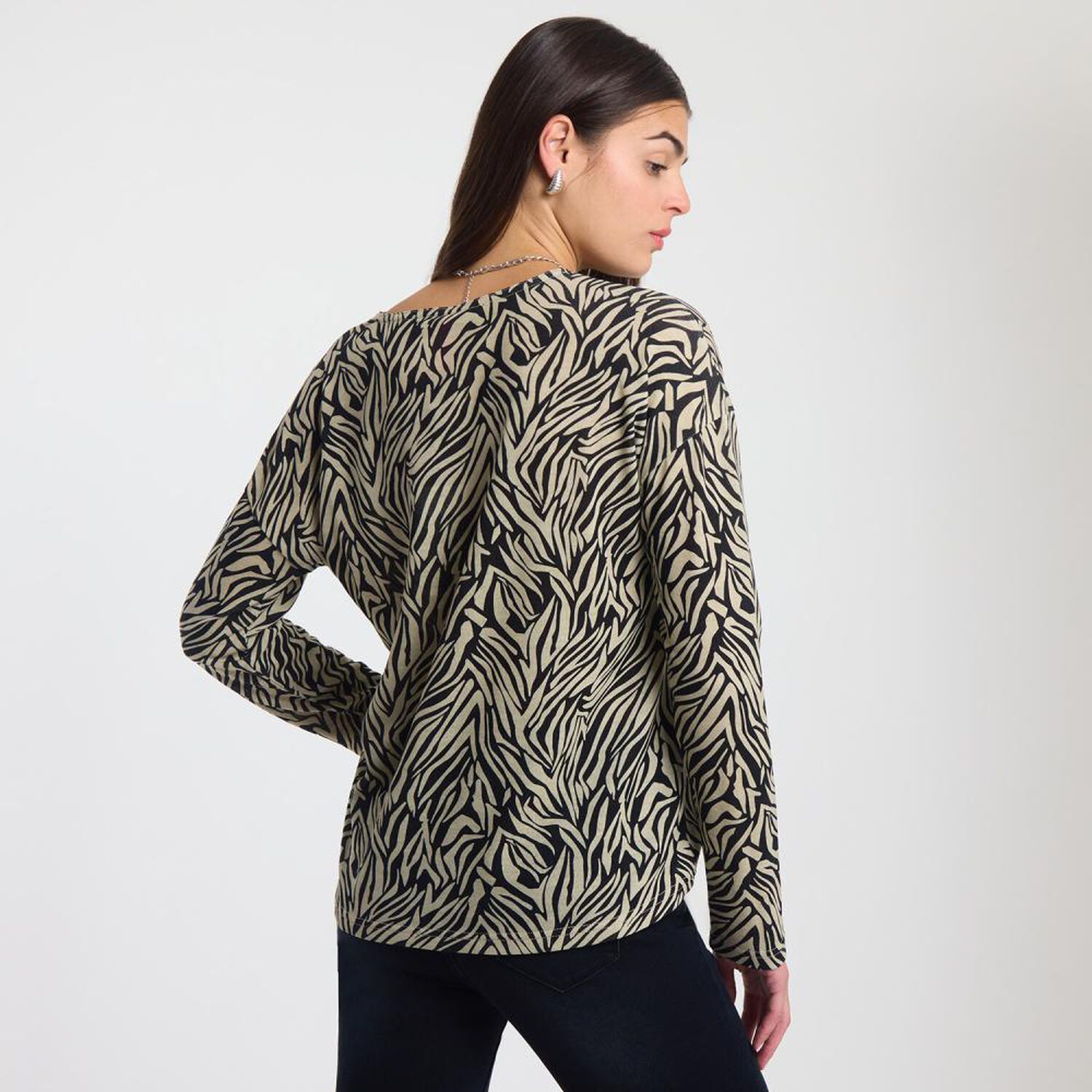 Sweater Tejido B&aacute;sico Delgado Manga Larga Cuello Redondo Mujer Rolly Go image number 3.0