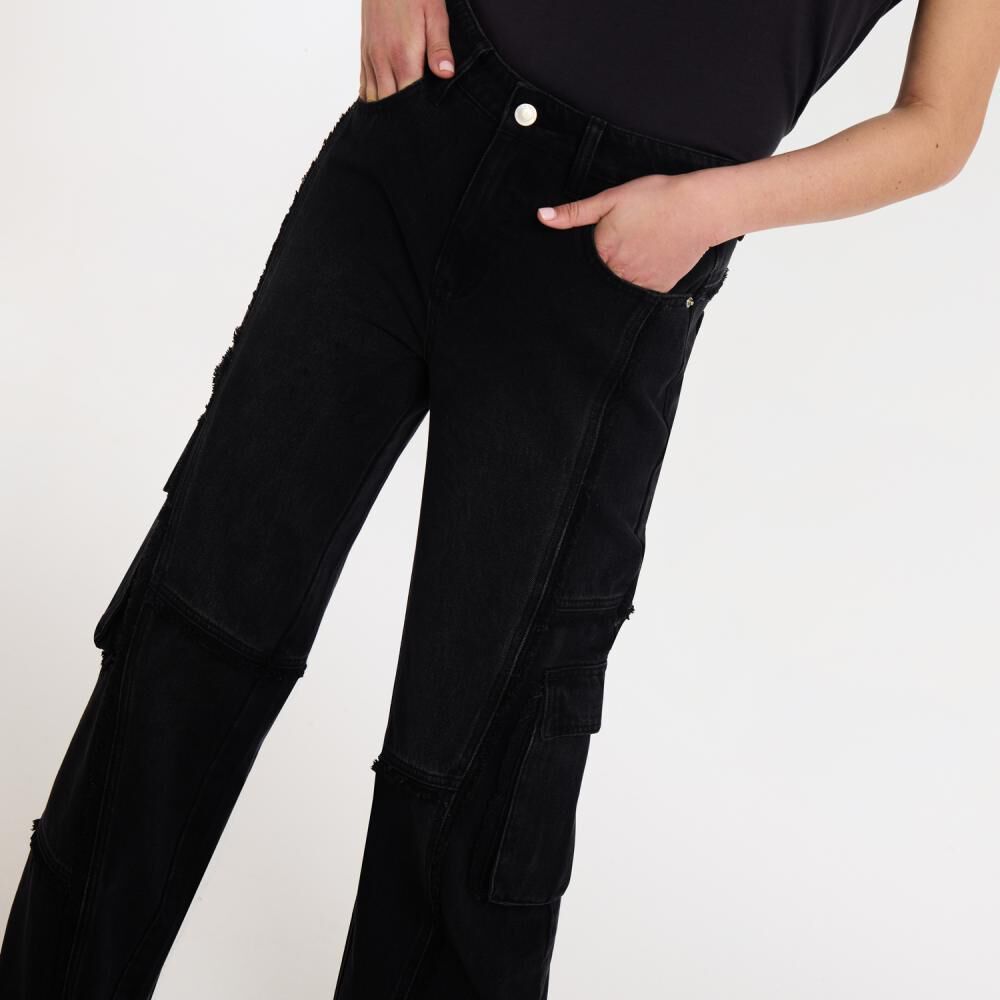 Jeans Flecos Destroyed Tiro Medio Cargo Mujer Rolly Go image number 4.0