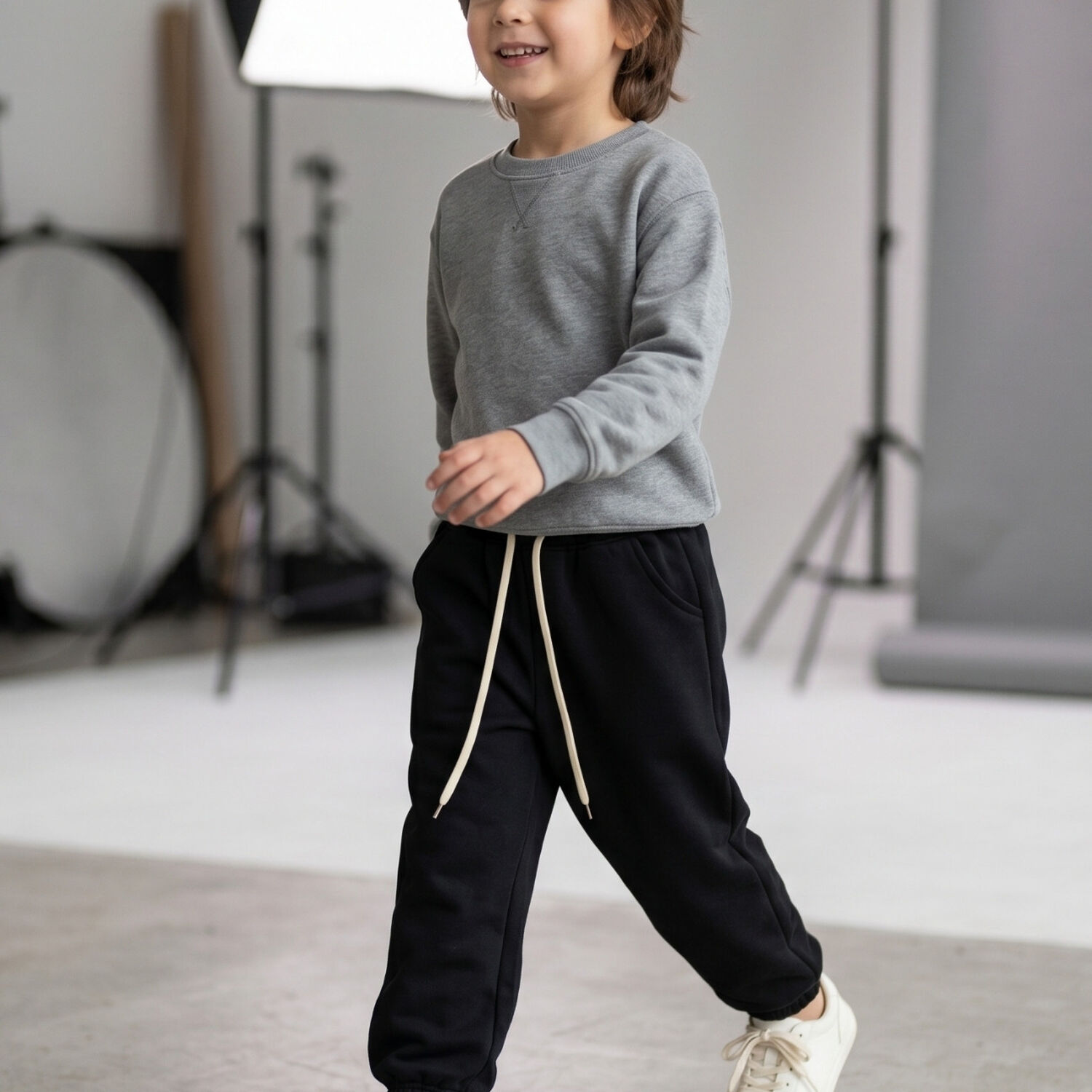 Pantalon Buzo Ni&ntilde;o Algod N Jogger Negro Con Pu&ntilde;o Escolar image number 5.0