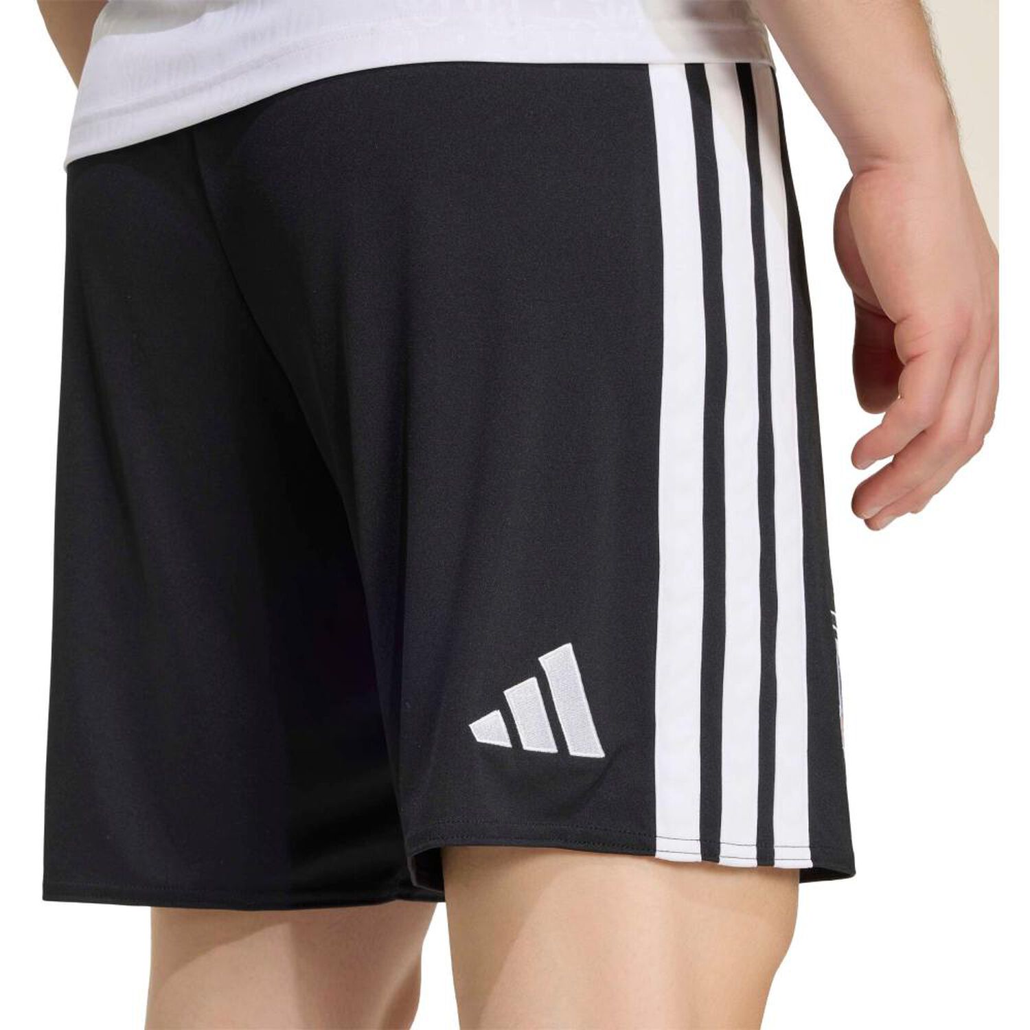 Short De F&uacute;tbol Hombre Adidas image number 6.0