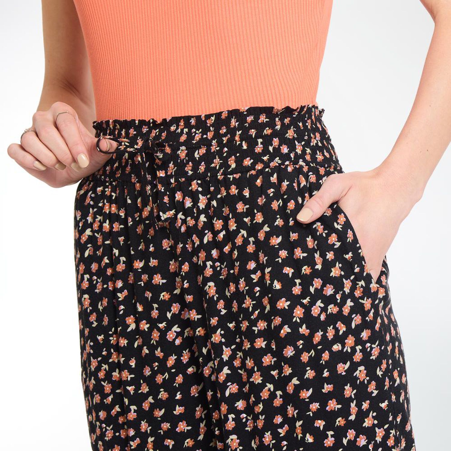 Pantal&oacute;n Pretina El&aacute;sticada Tiro Medio Regular Mujer Freedom image number 4.0