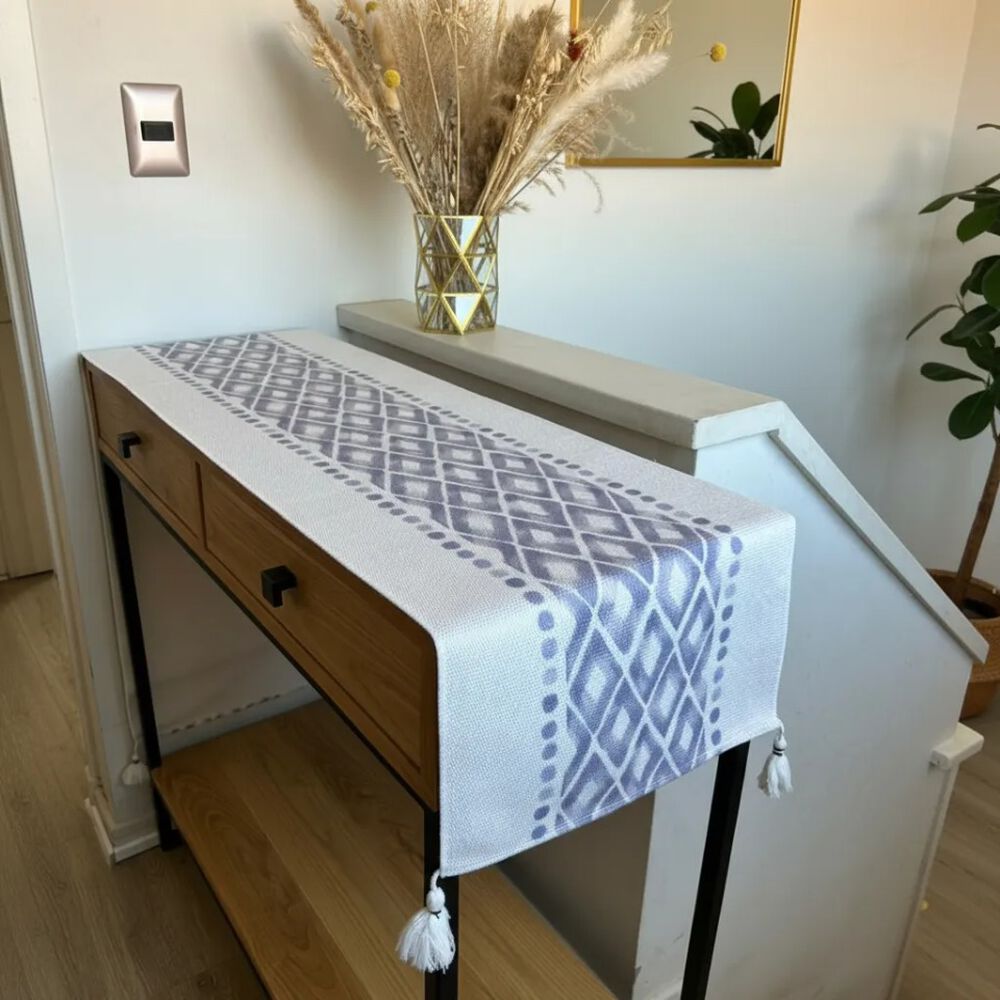 Camino De Mesa Tejido Azul - Dise&ntilde;o Diamante image number 1.0