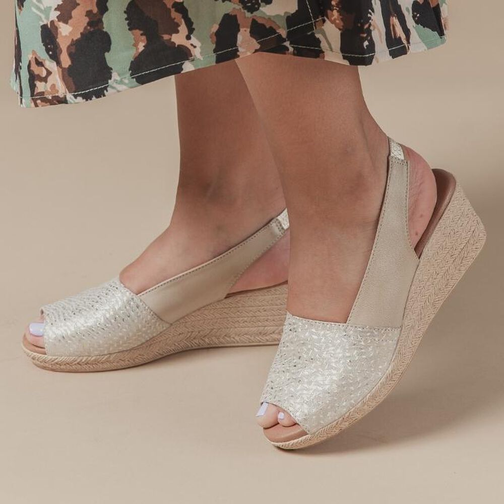 Sandalia Cuero Susanne Beige image number 0.0