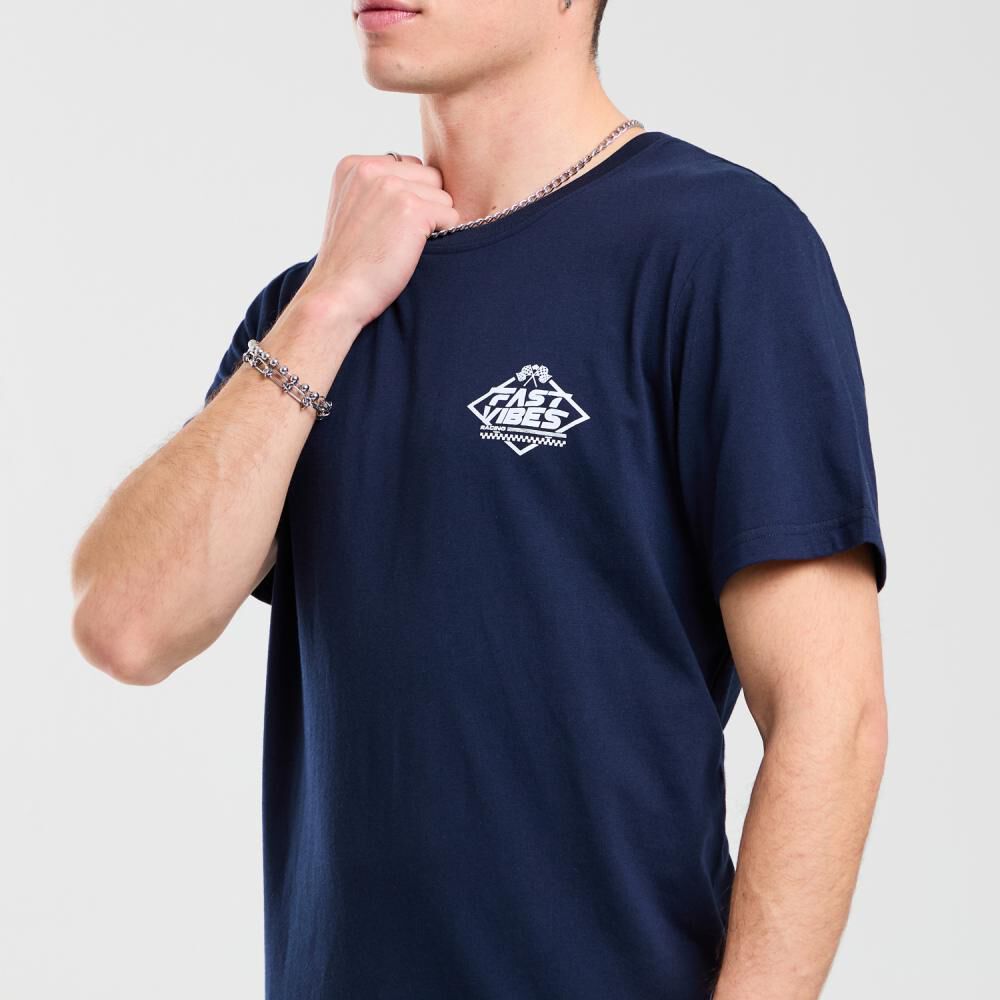 Polera Oversize Manga Corta Cuello Redondo Hombre Skuad image number 4.0