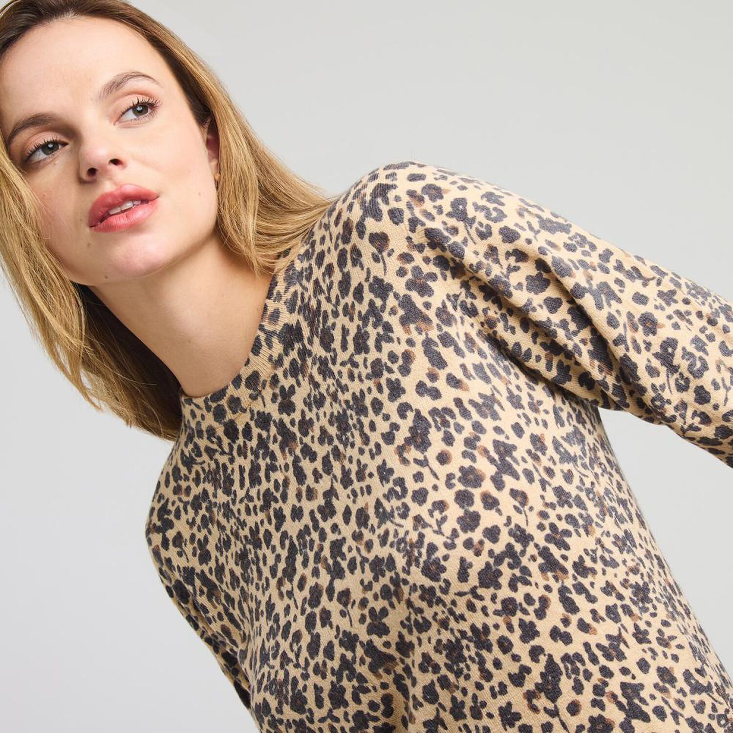 Sweater Estampado Suave Manga Larga Cuello Redondo Mujer Kimera image number 4.0