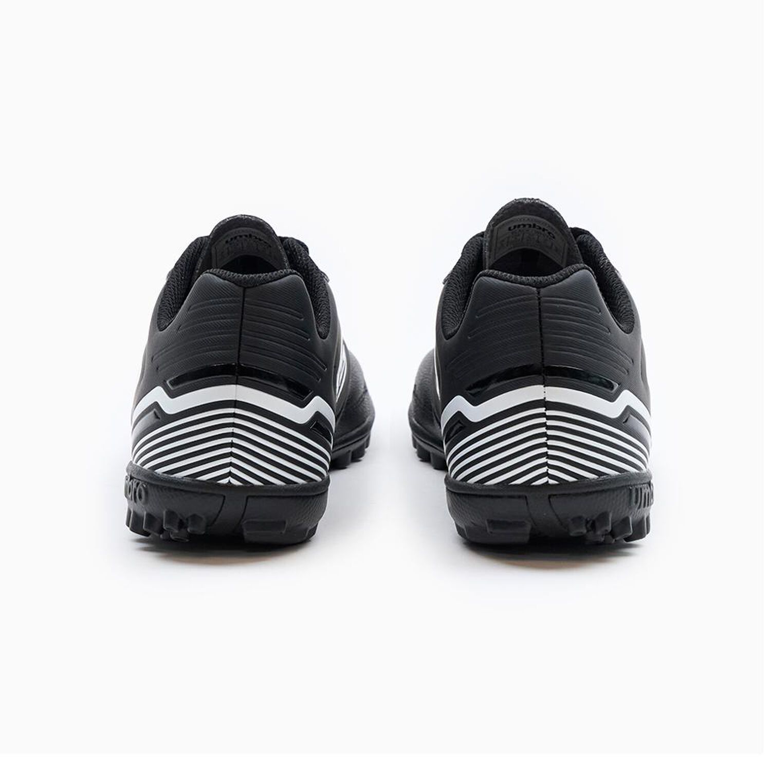 Zapatilla F&uacute;tbol Hombre Umbro Classico Xiii Negro image number 3.0