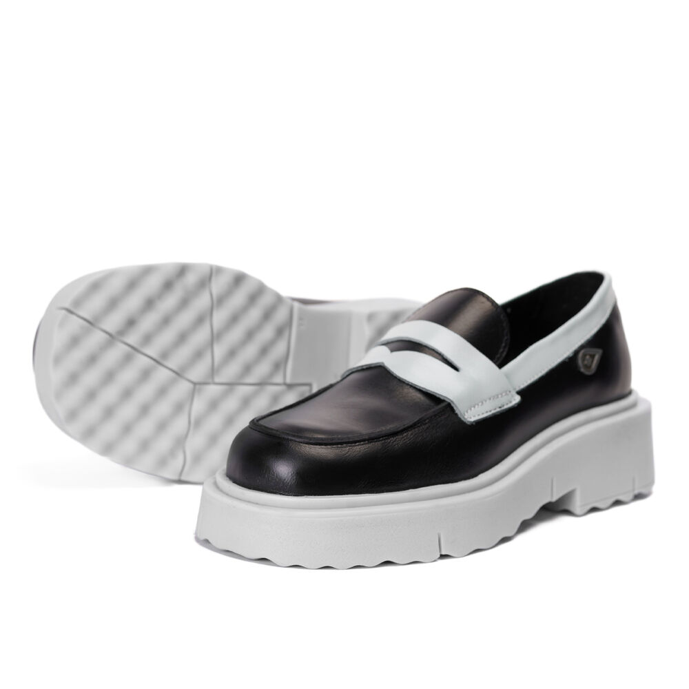 Mocasín Cuero Mármara Negro Celeste Landazuri image number 5.0