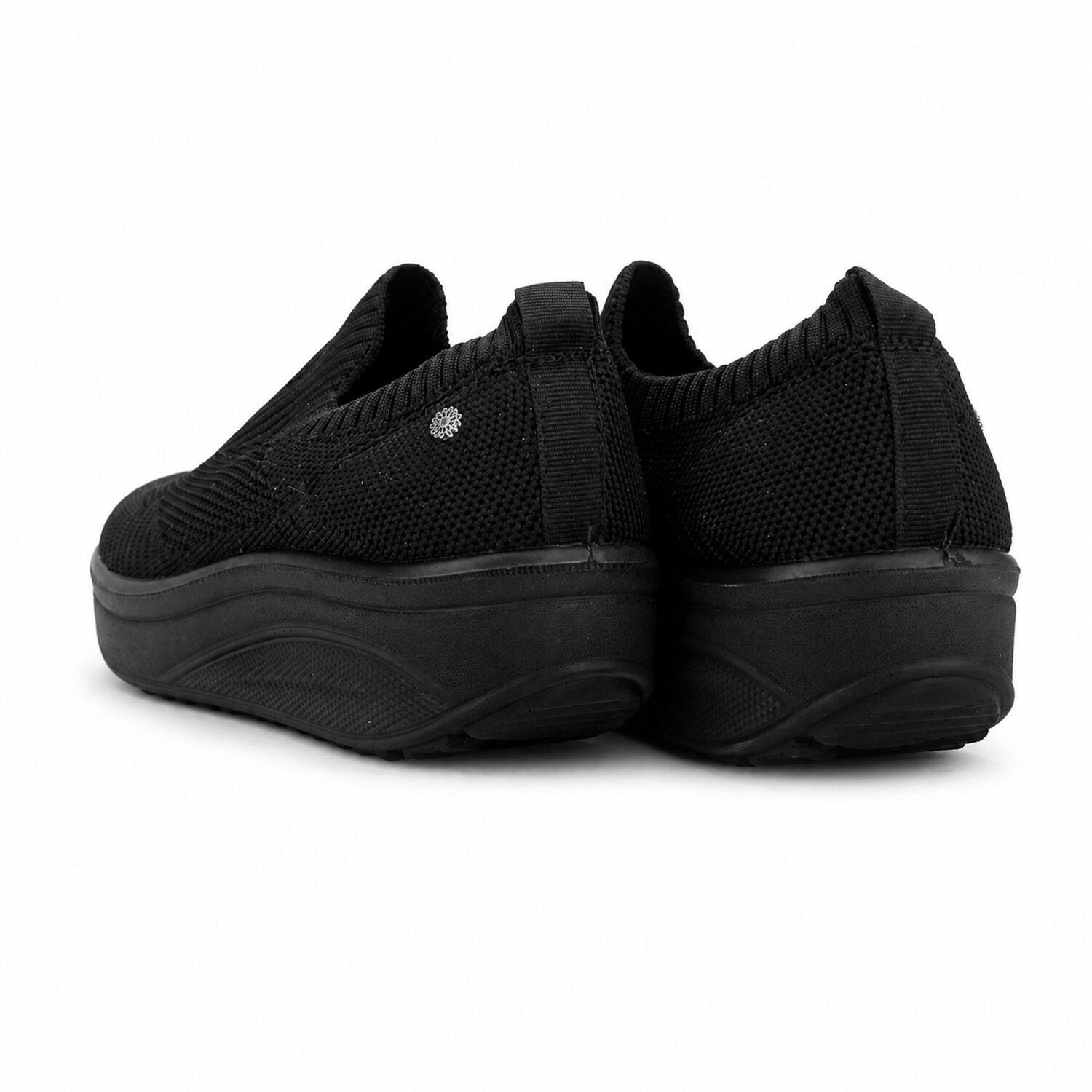 Zapatilla Negro Mujer Casual Chalada Tandi image number 7.0