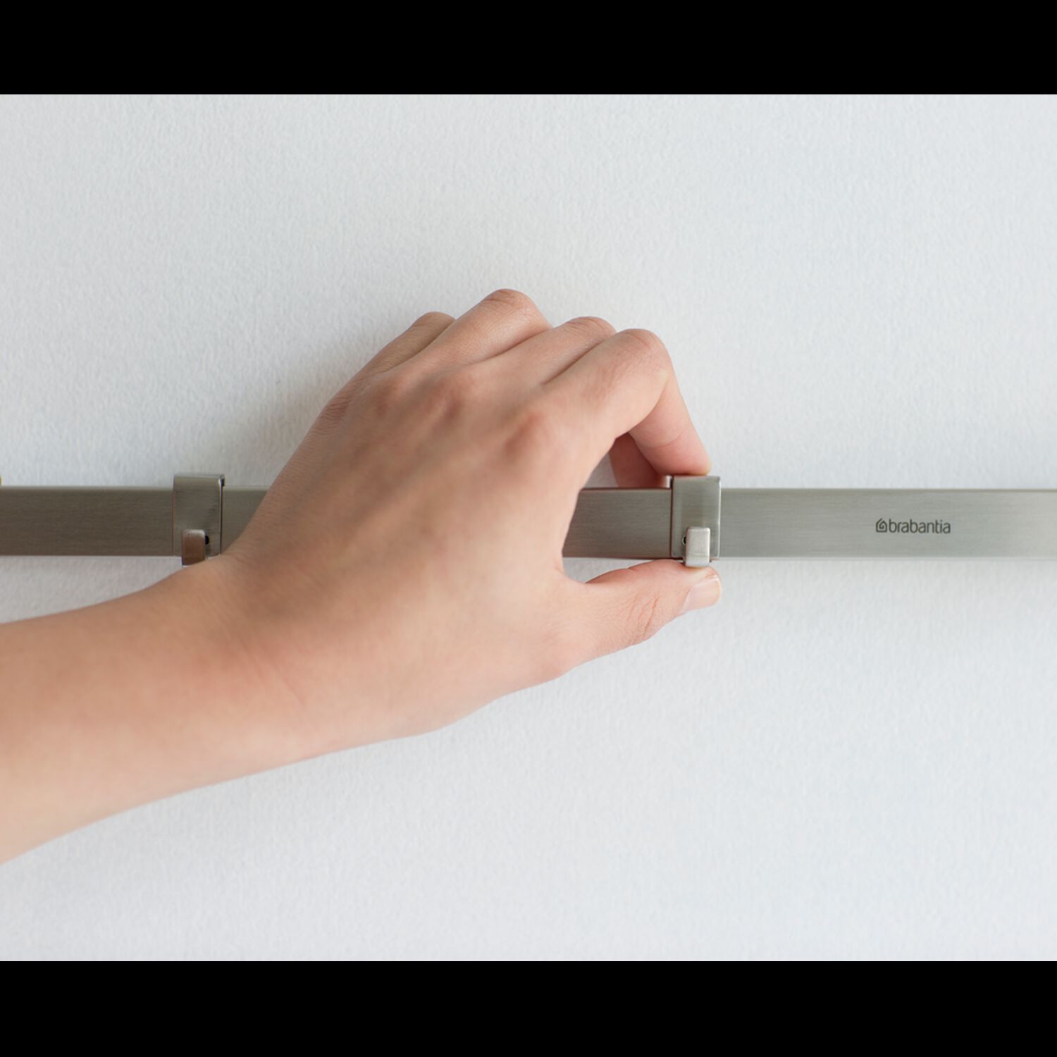 Barra Pared 60 Cm 7 Ganchos Matt Steel image number 3.0