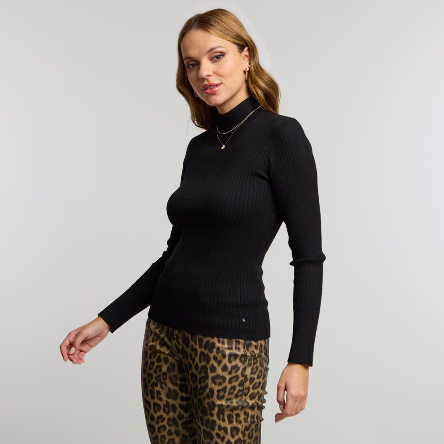 Sweater B&aacute;sico Acanalado Cuello Alto Mujer Kimera image number 2.0
