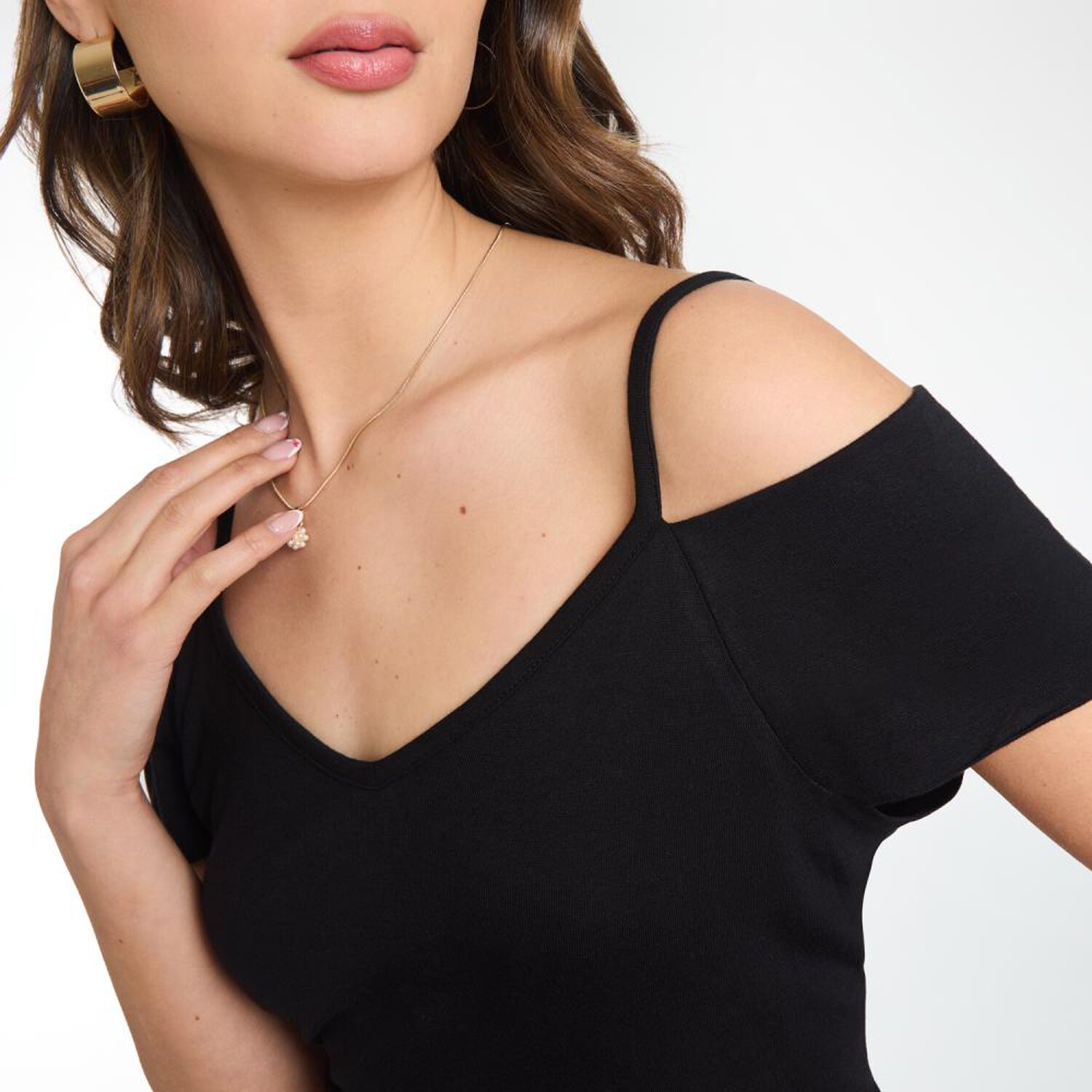 Polera Hombros Descubiertos Manga Corta Cuello V Mujer Kimera image number 4.0