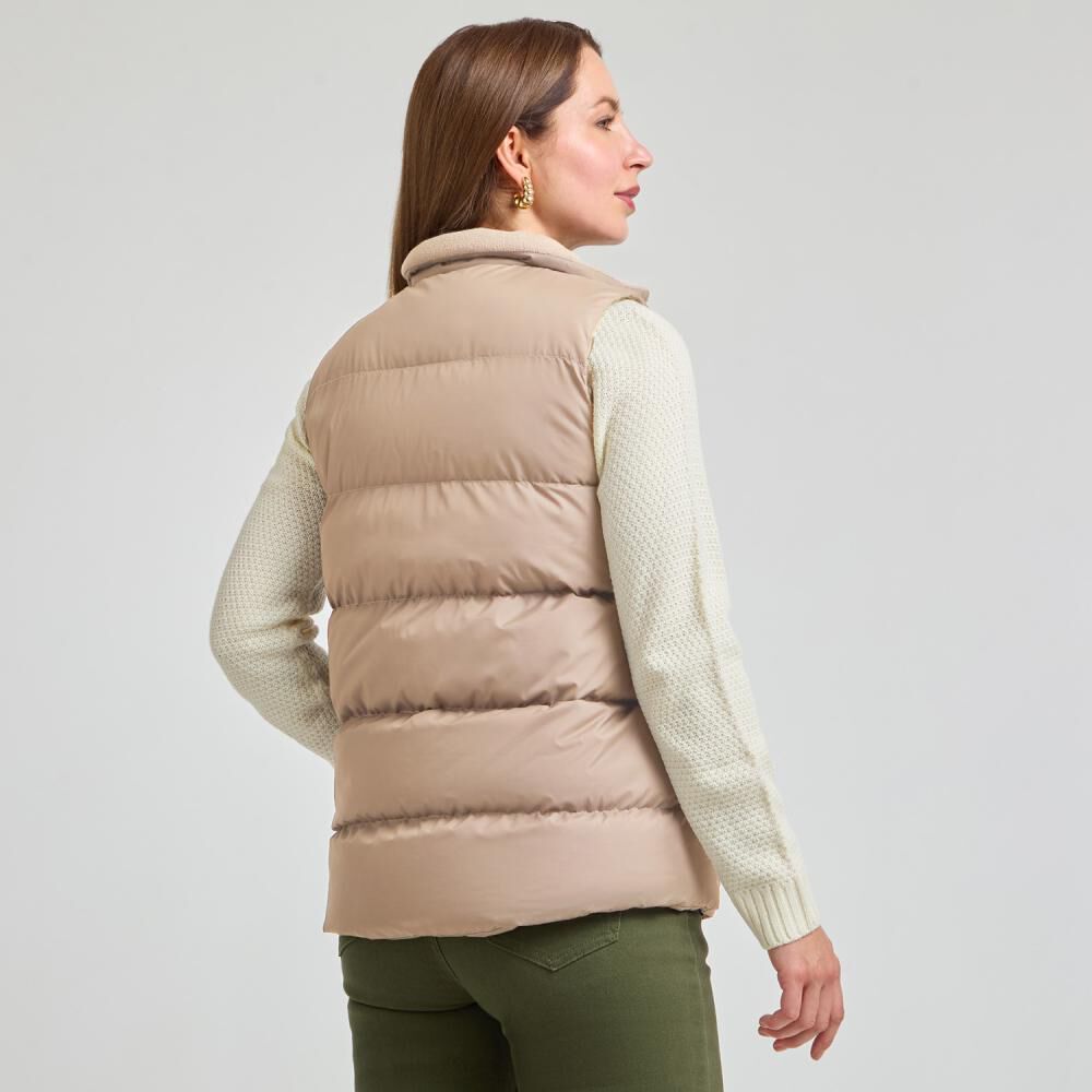 Parka Regular Sin Mangas Cuello Alto Mujer Geeps image number 1.0