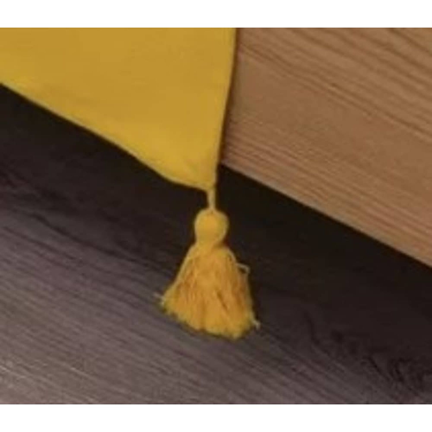 Piecera De Lino Con Pompones Medida 70x210cm King -2 Plazas. Amarillo image number 3.0