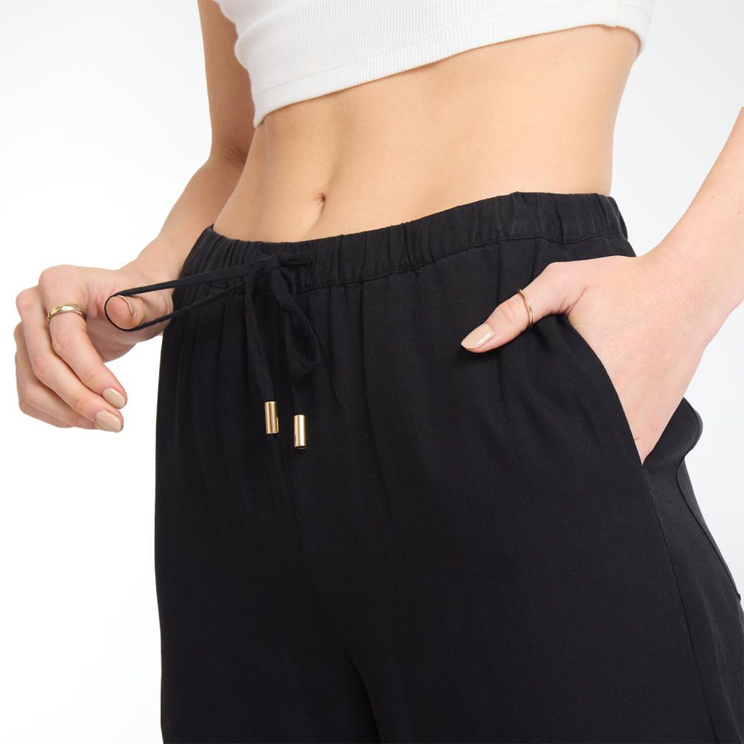 Pantal&oacute;n El&aacute;sticado En Cintura Tiro Medio Relax Mujer Freedom image number 4.0