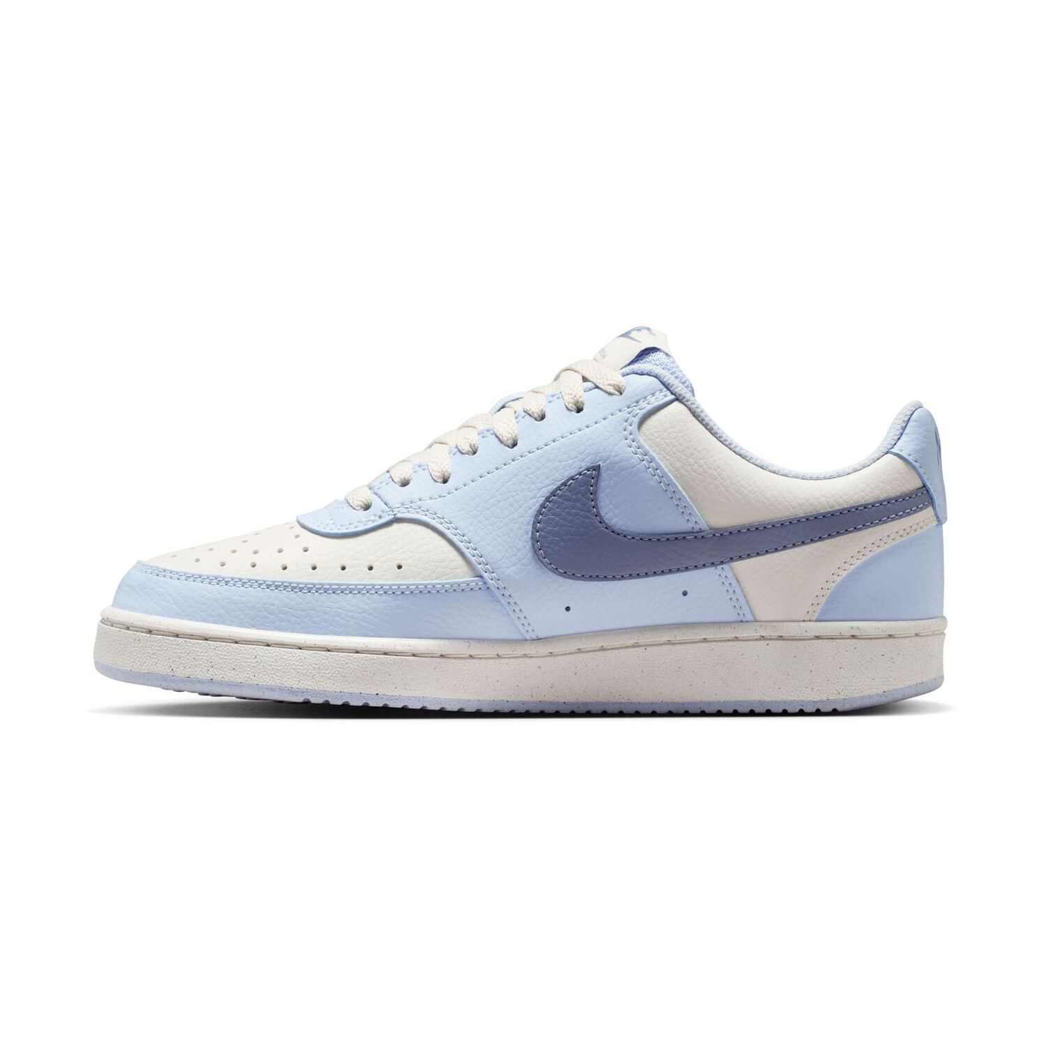 Zapatilla Urbana Mujer Nike Court Vision Low Celeste image number 1.0