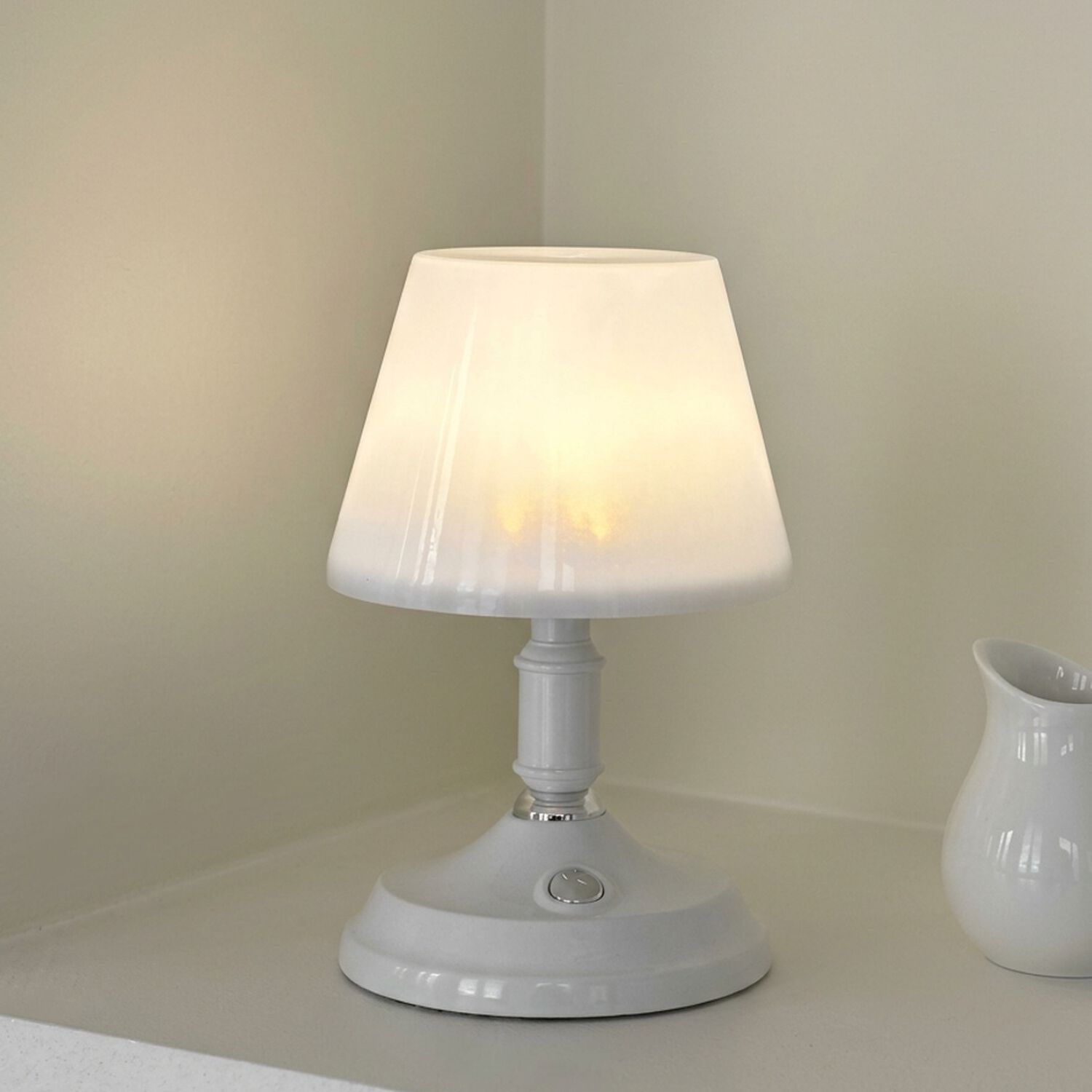 Mini L&aacute;mpara Led De Mesa Velador Port&aacute;til Vintage Pastel Color Blanco. image number 1.0