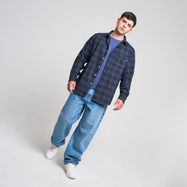 Polera Lisa Slim Manga Corta Cuello Redondo Hombre Skuad