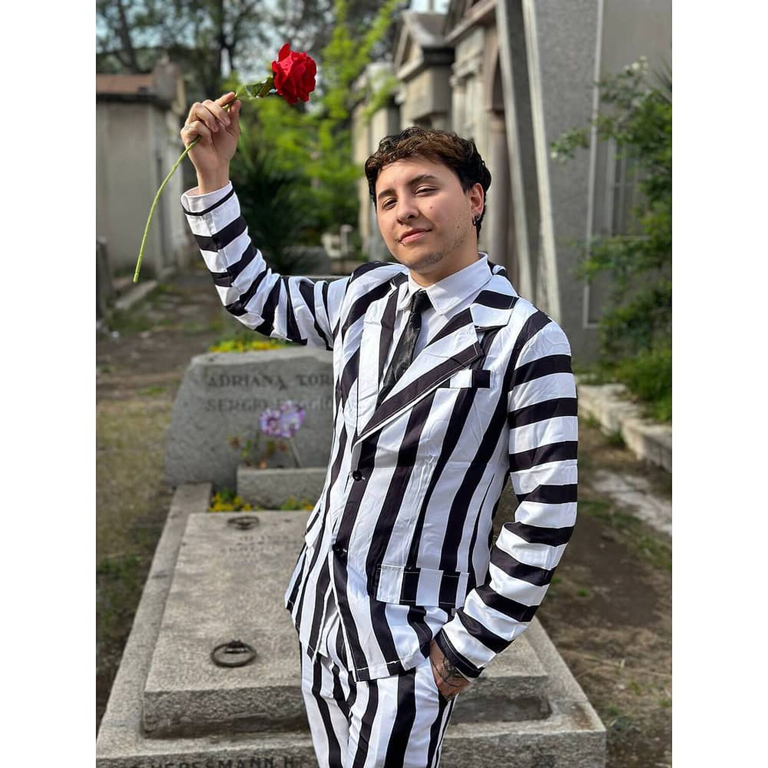 Disfraz Beetlejuice Halloween Con Corbata image number 2.0