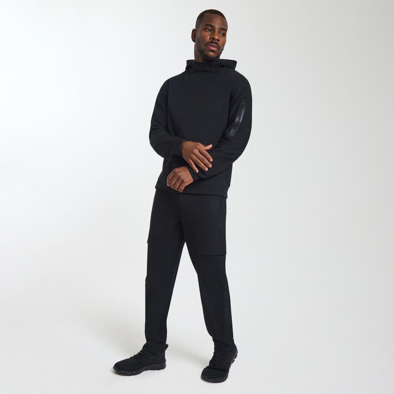 Poler&oacute;n Deportivo Cuello Alto Con Capucha Hombre Wetland image number 1.0