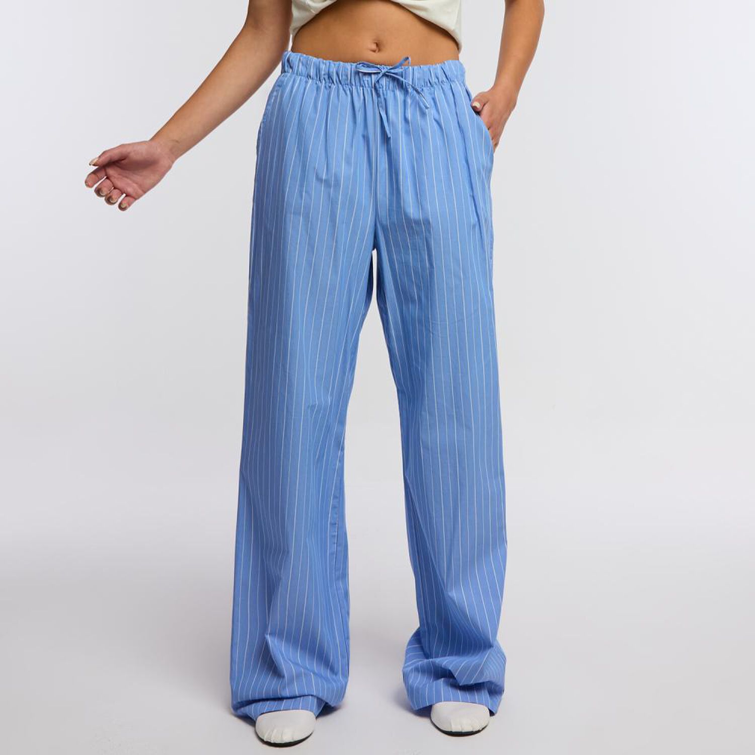 Pantal&oacute;n Tiro Medio Relax Mujer Freedom image number 0.0
