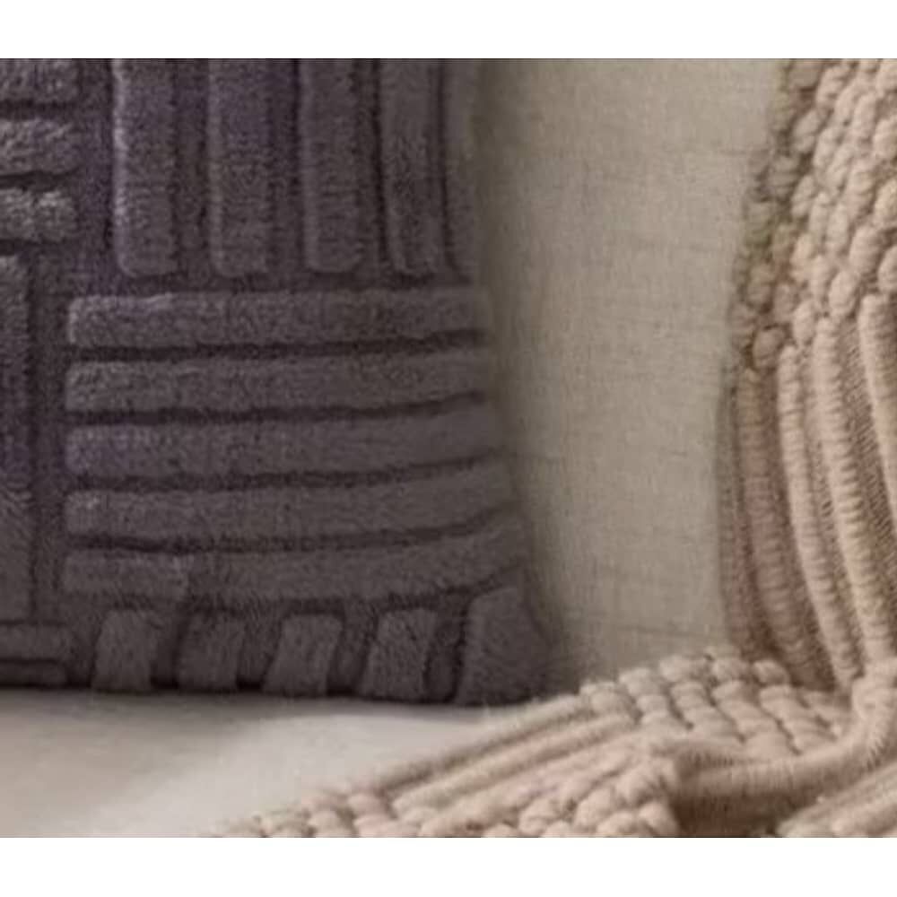 Funda Para Cojin Peludo Plush Medida 45x45cm Decoracion Morado image number 1.0