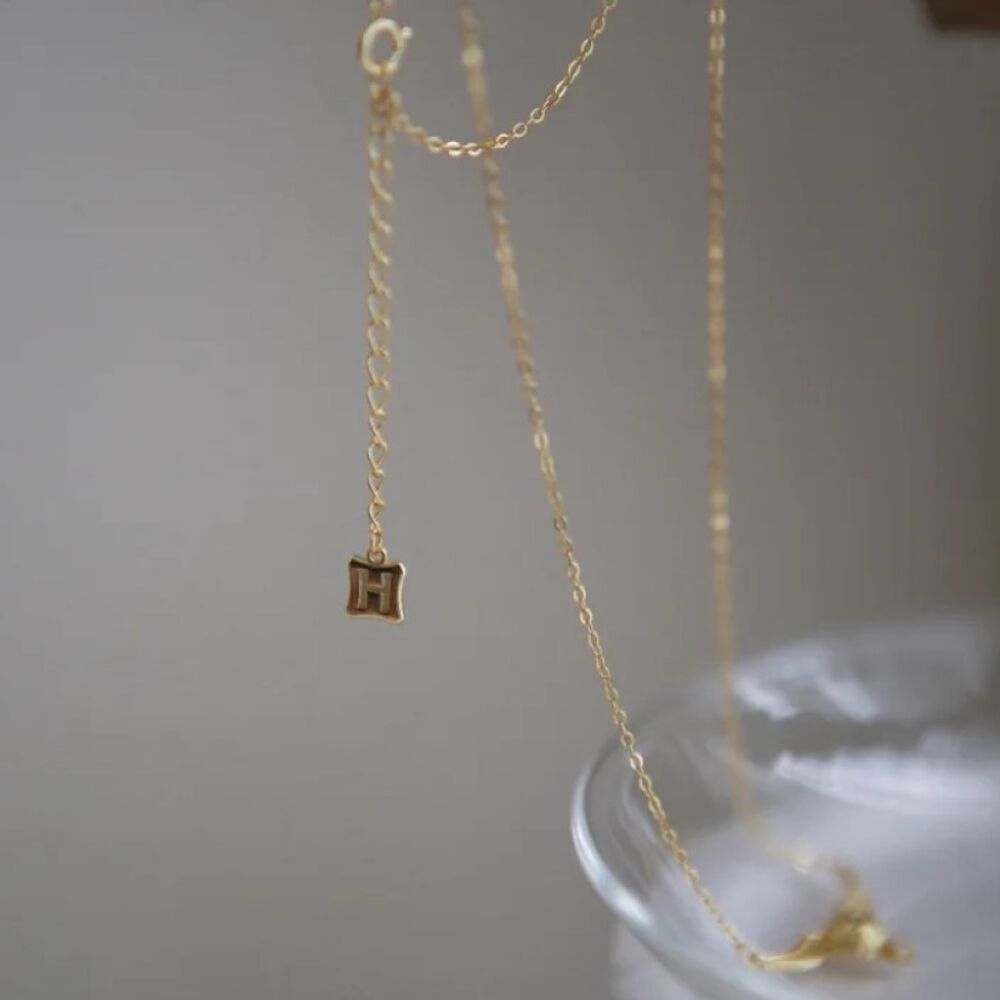 Collar Hogwarts Snitch Dorada Brillante Harry Potter image number 3.0