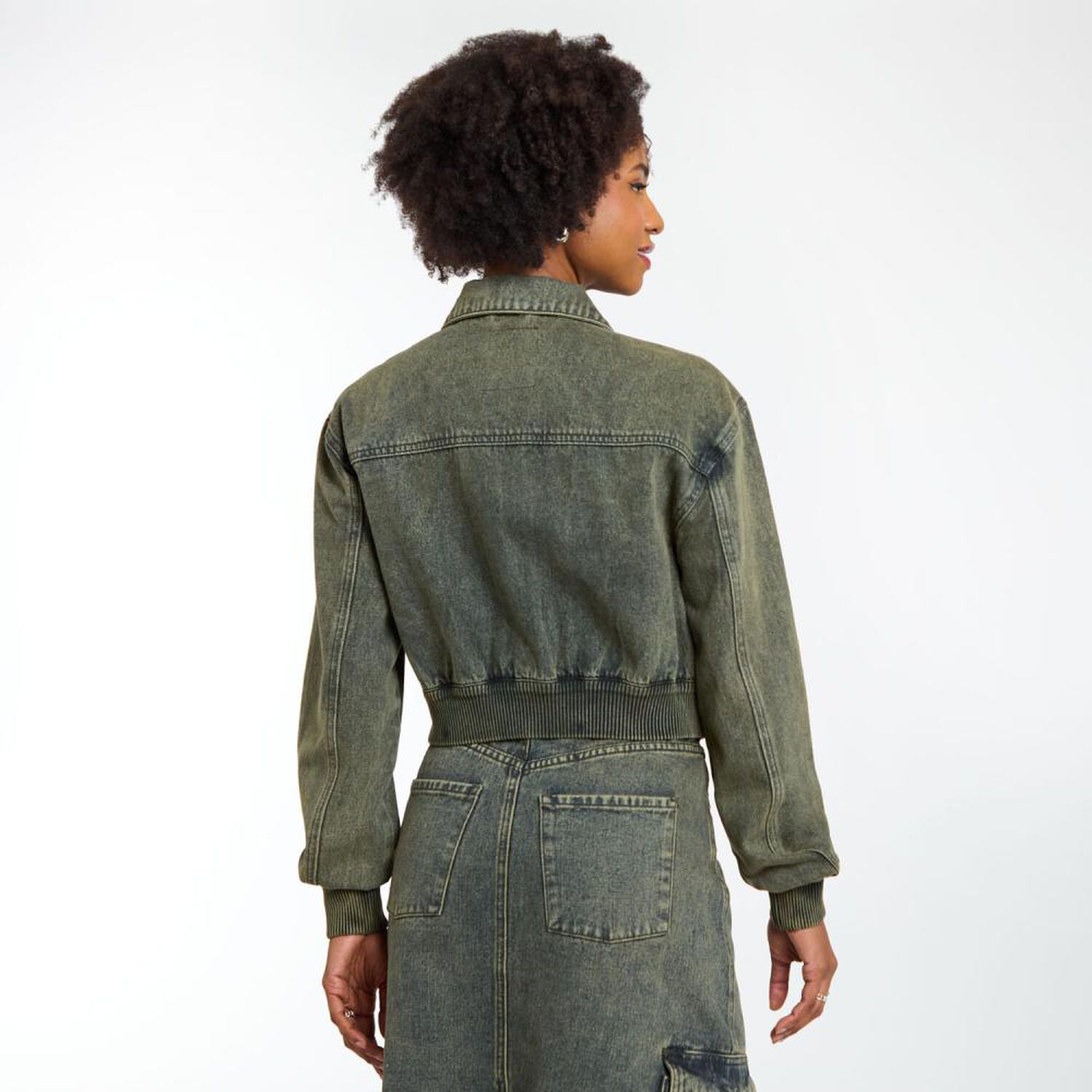 Chaqueta Denim Crop Cuello Camisero Mujer Rolly Go image number 3.0