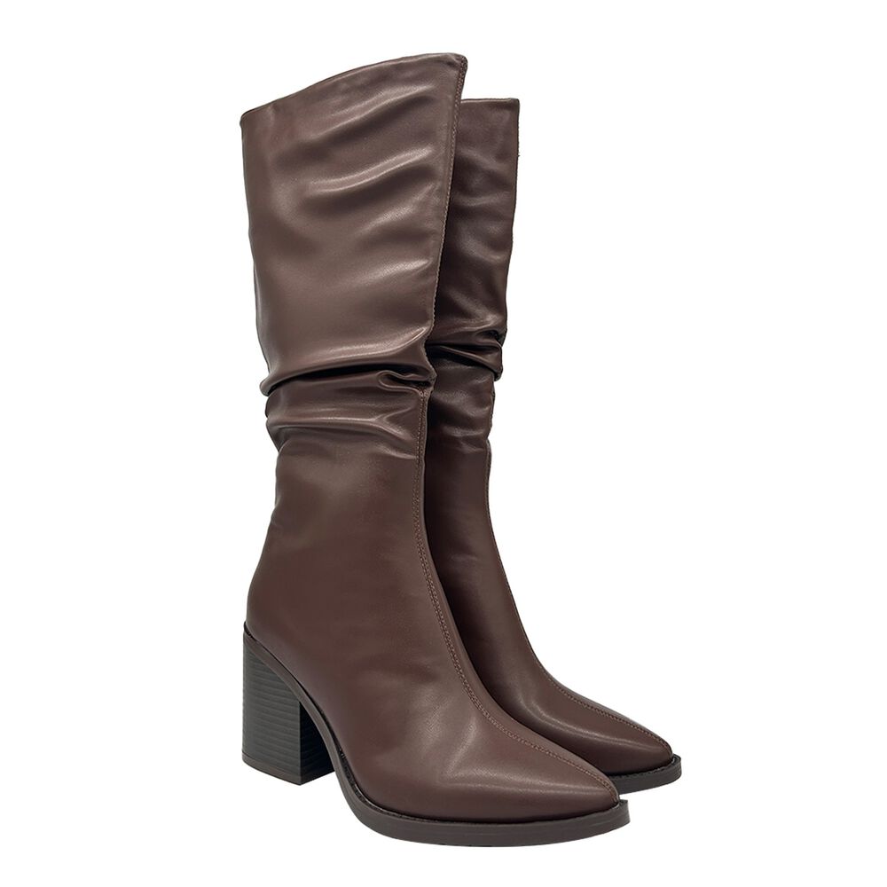 Bota De Mujer Color Cafe Ca&ntilde;a Alta Con Dise&ntilde;o Arrugado Y image number 1.0