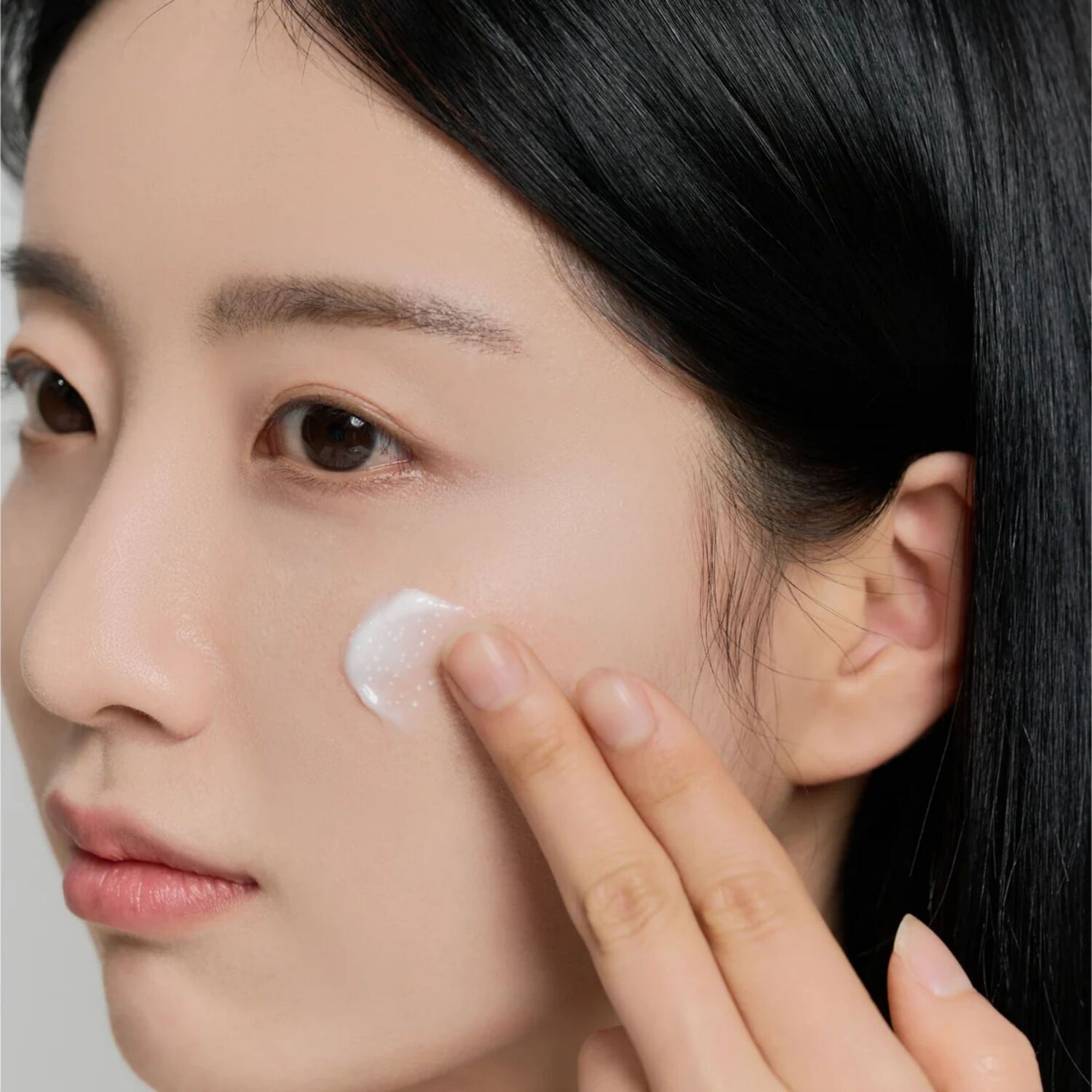 Mc Tone Brightening Cap Cream 75ml image number 3.0