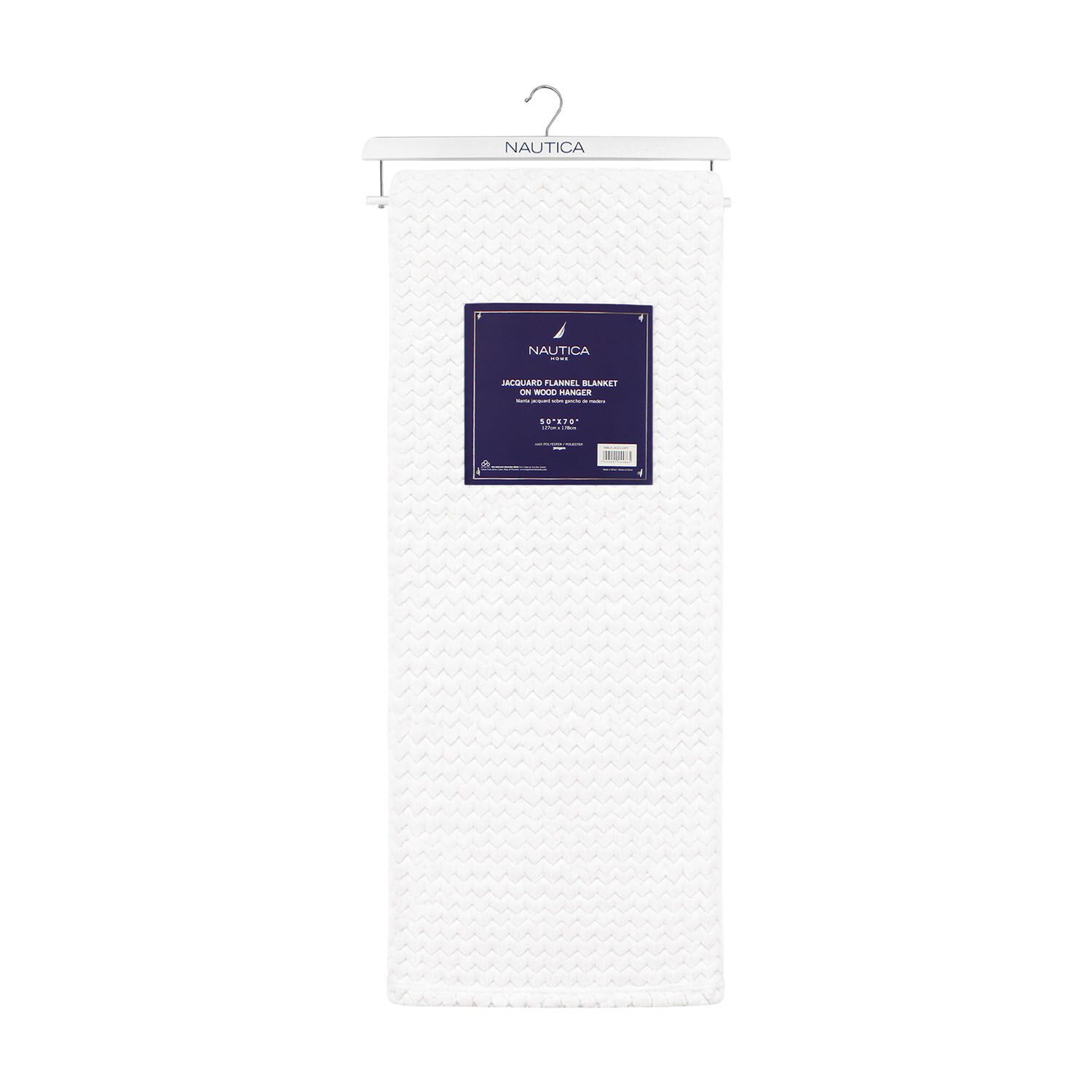 Manta De Cama Nautica Home Jacquard Franela Suave 127x178cm Blanca image number 4.0