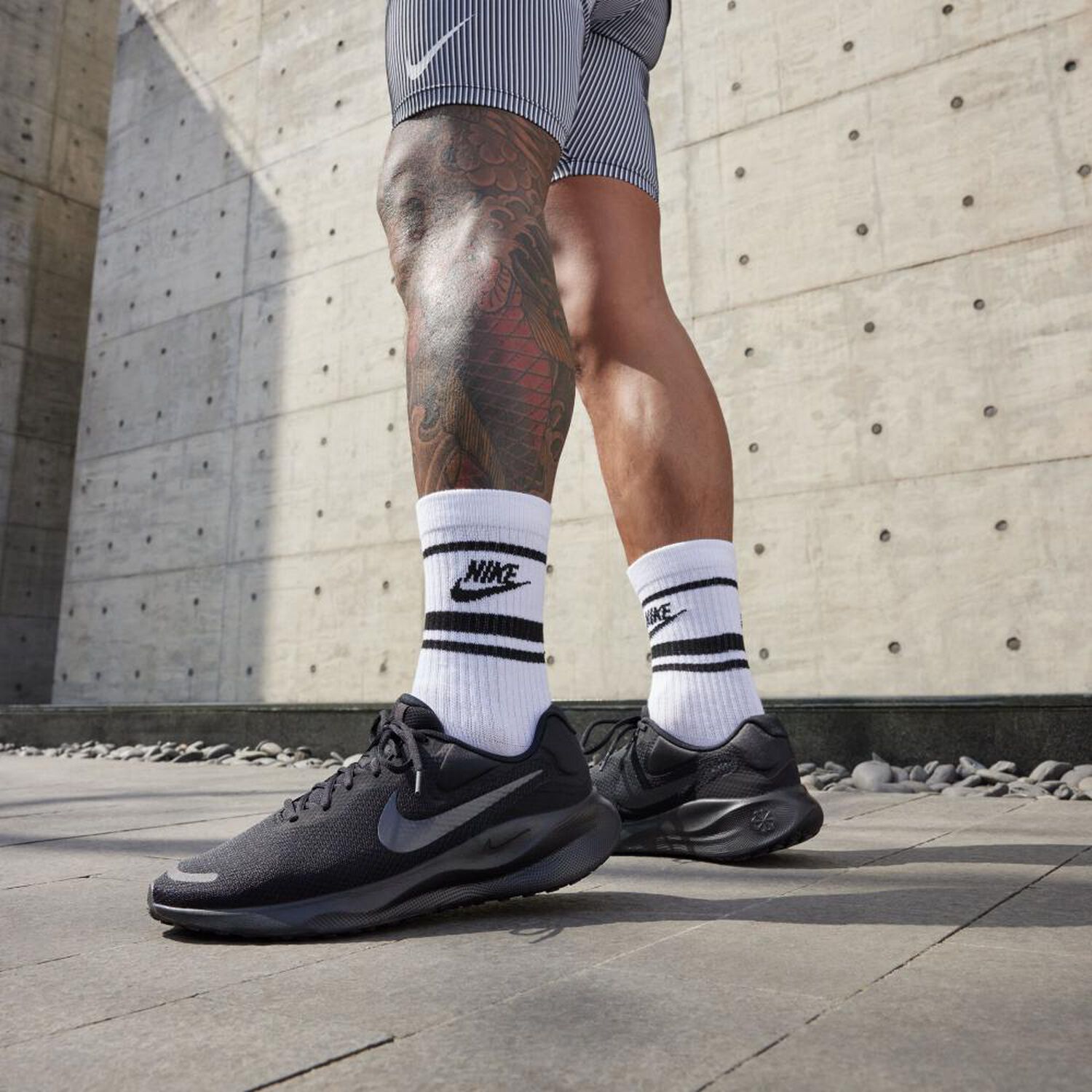 Zapatilla Running Hombre Nike Revolution 7 Negro image number 2.0