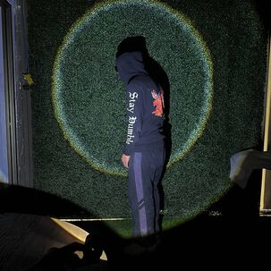 Linterna T&aacute;ctica De Seguridad | 6000 L&uacute;menes, Recargable Y Resistente