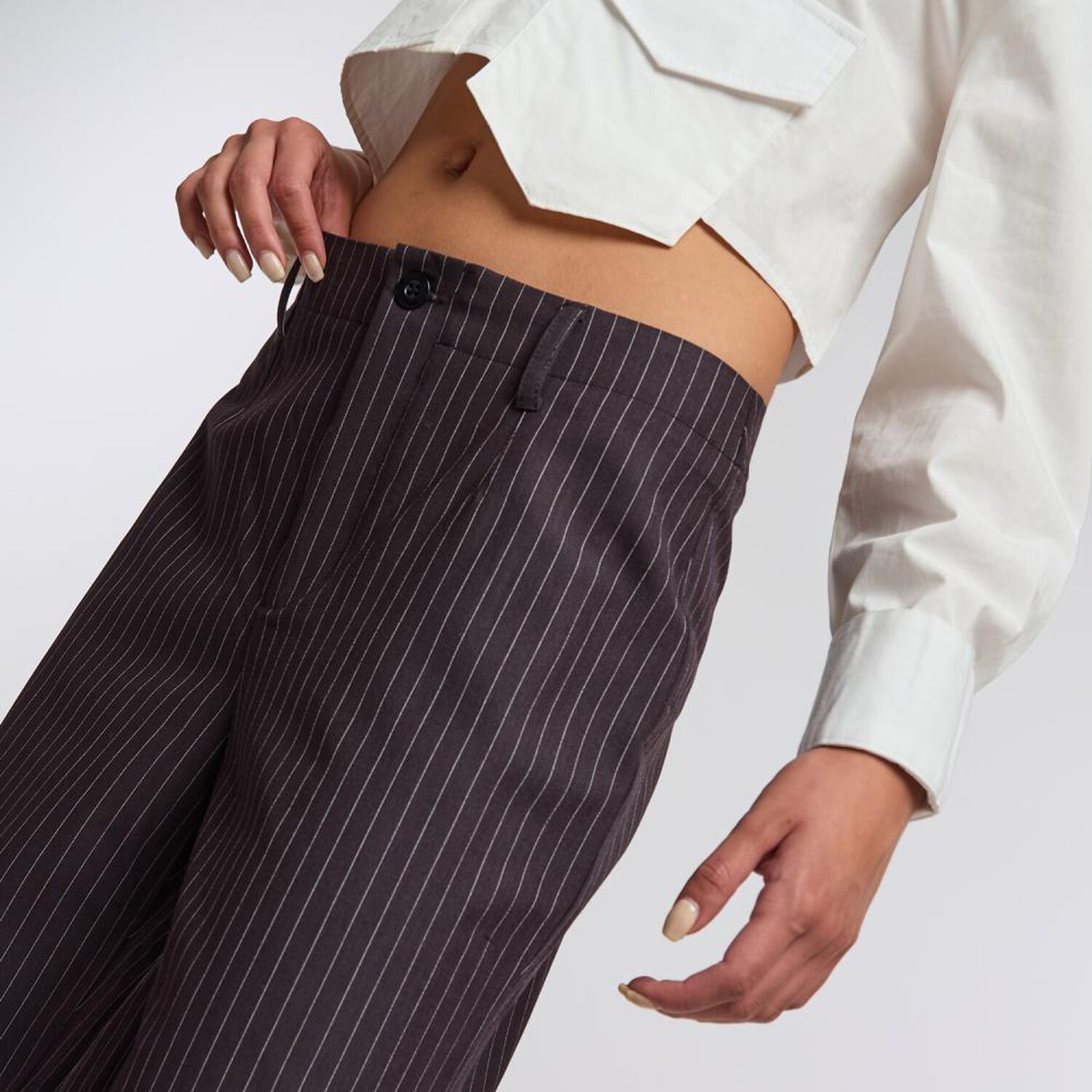 Pantal&oacute;n Sastrero Tiro Alto Flare Mujer Freedom image number 4.0