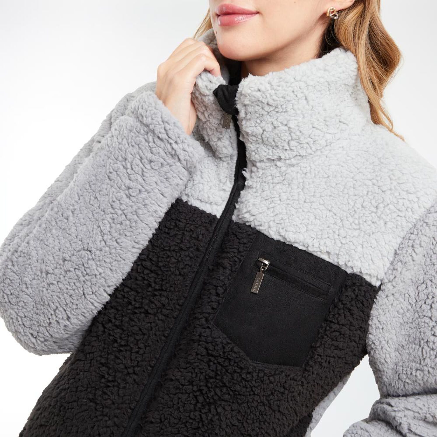 Chaqueta Bonded Sherpa Regular Cuello Alto Con Cierre Mujer Geeps image number 4.0
