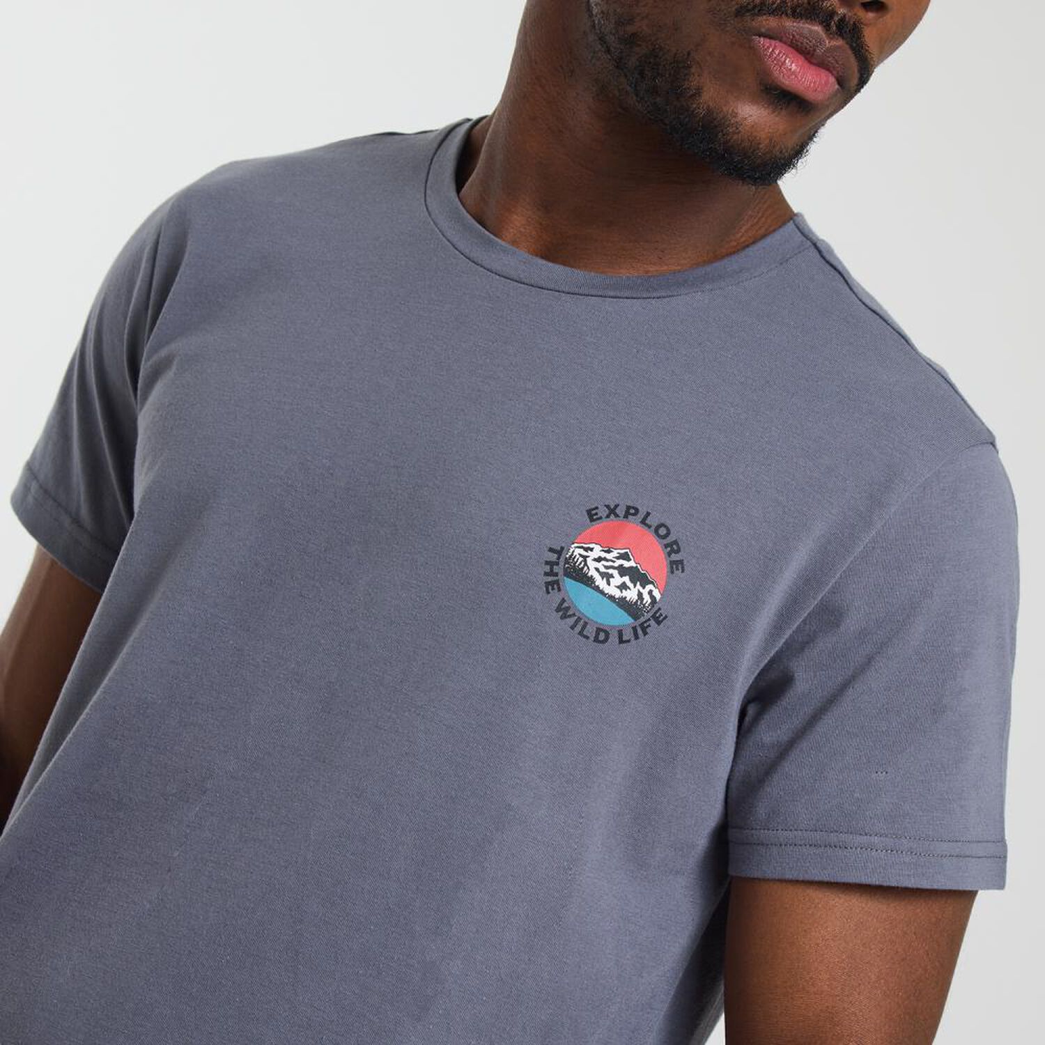 Polera Deportiva Manga Corta Cuello Redondo Hombre Wetland image number 4.0