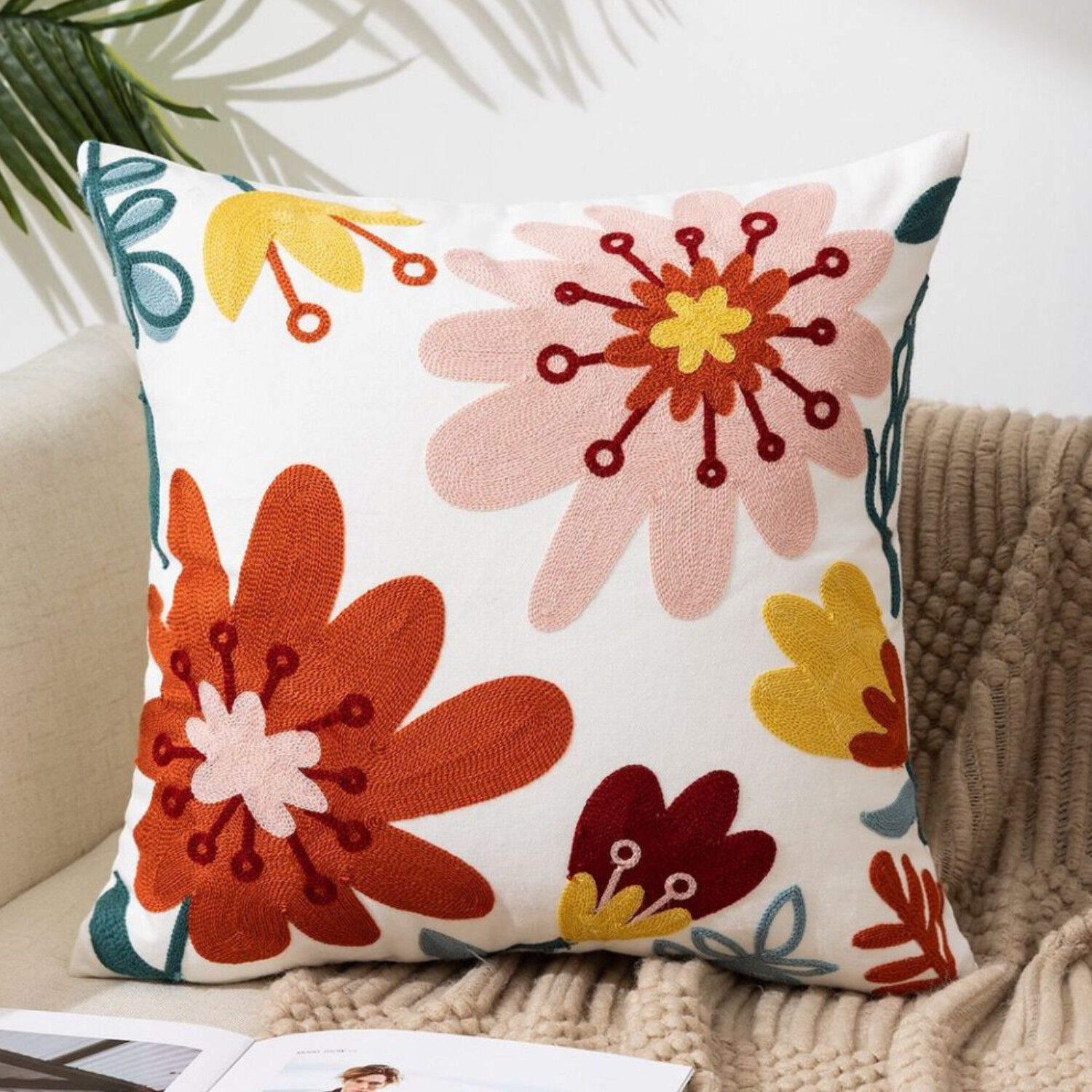 Funda Cojin Bordada 45x45 Cm Floral Rianbow image number 1.0