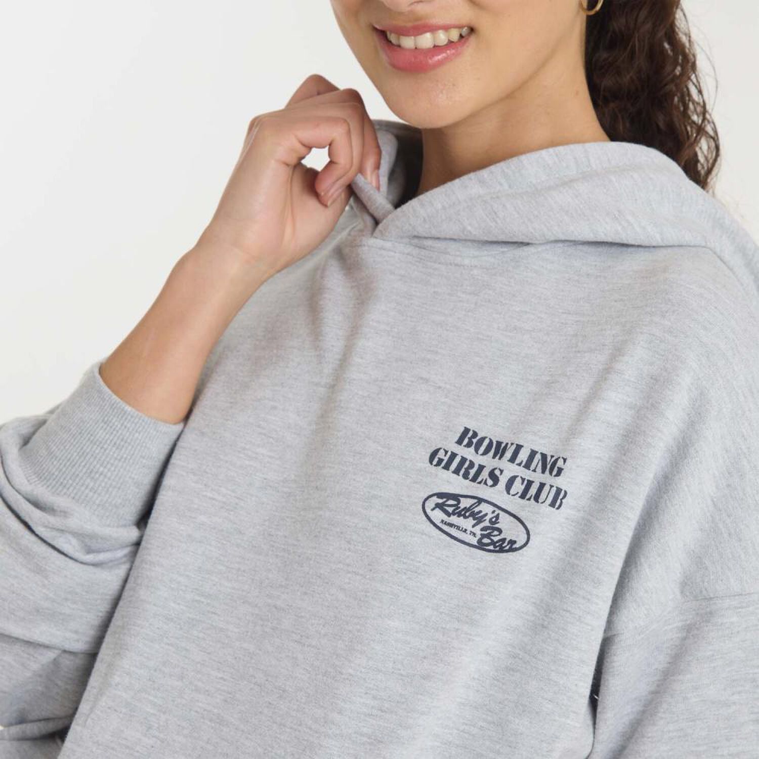 Poler&oacute;n Hoodie Estampado En Espalda Cuello Redondo Con Capucha Mujer Freedom image number 4.0