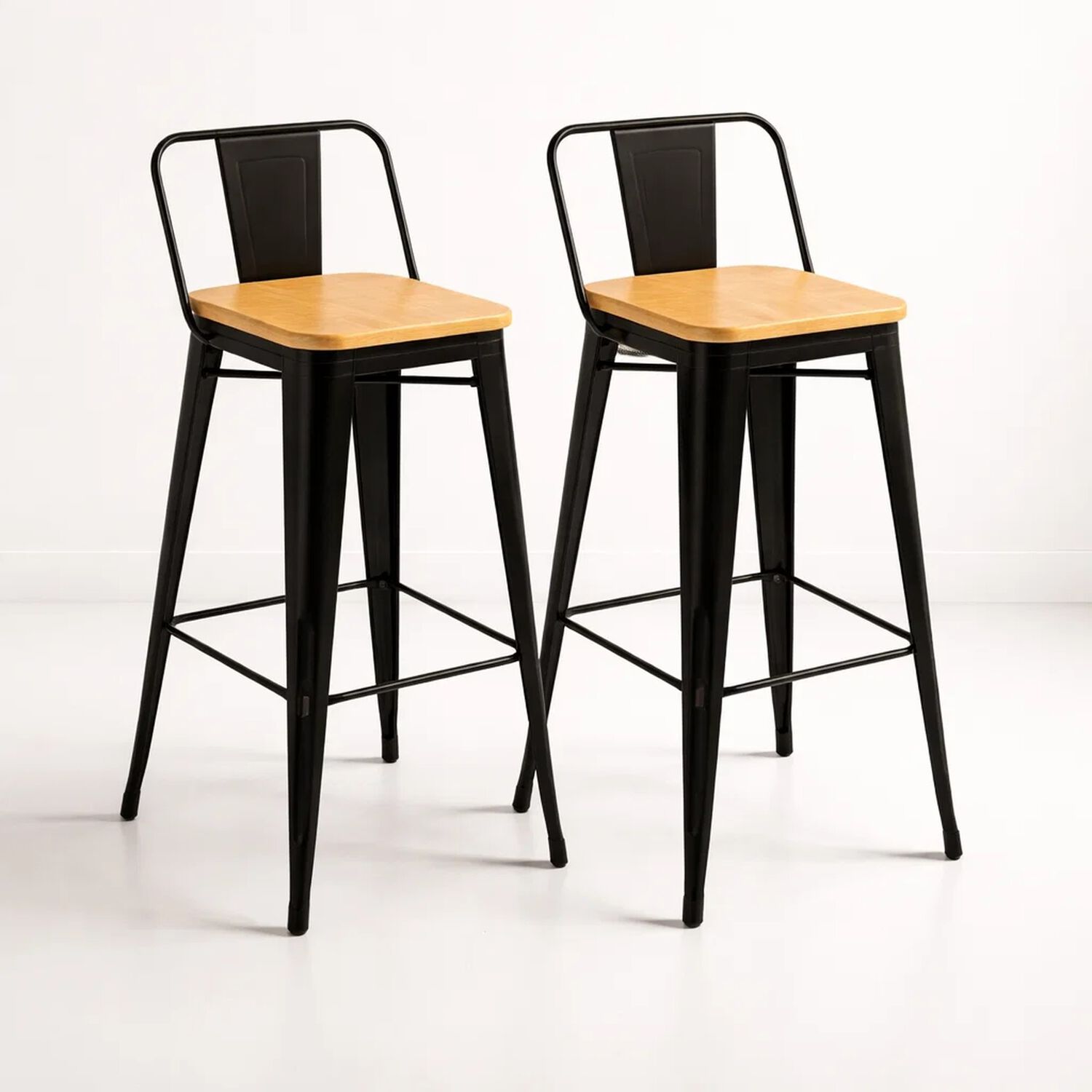 Pack De 2 Taburetes Tolix Con Asiento De Madera Clara - Negros image number 0.0