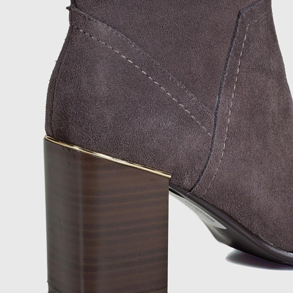 Bota Cuero Lyon Taupe image number 6.0