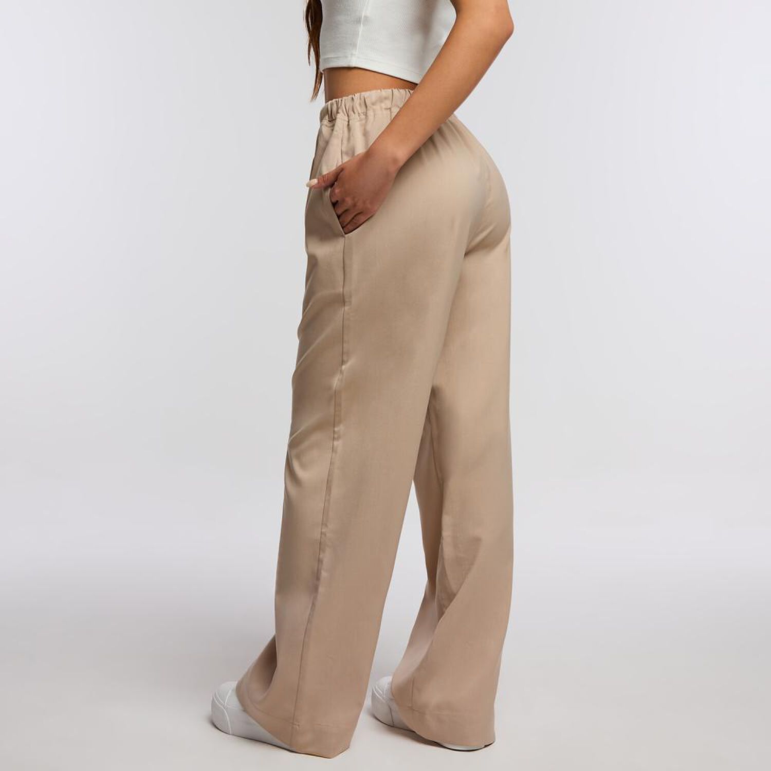 Pantal&oacute;n Con Cord&oacute;n Tiro Medio Relax Mujer Freedom image number 3.0