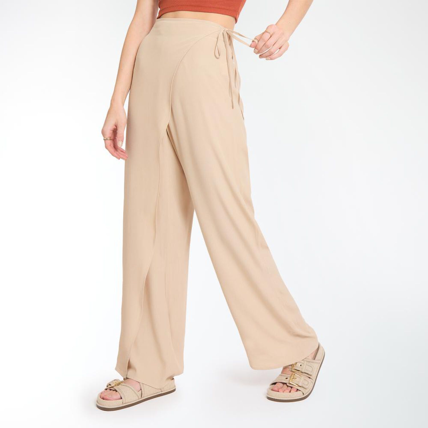 Pantal&oacute;n Con Capa Y Amarras Tiro Medio Regular Mujer Freedom image number 2.0