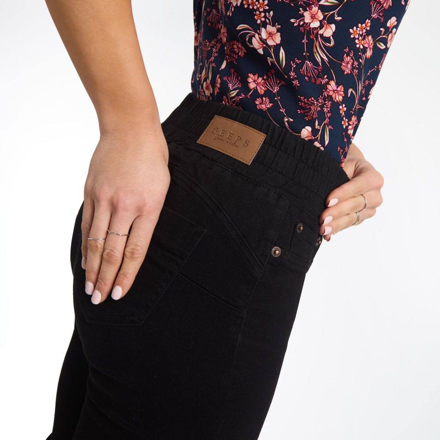 Jeans Pretina El&aacute;sticada Tiro Alto Push Up Mujer Geeps image number 4.0