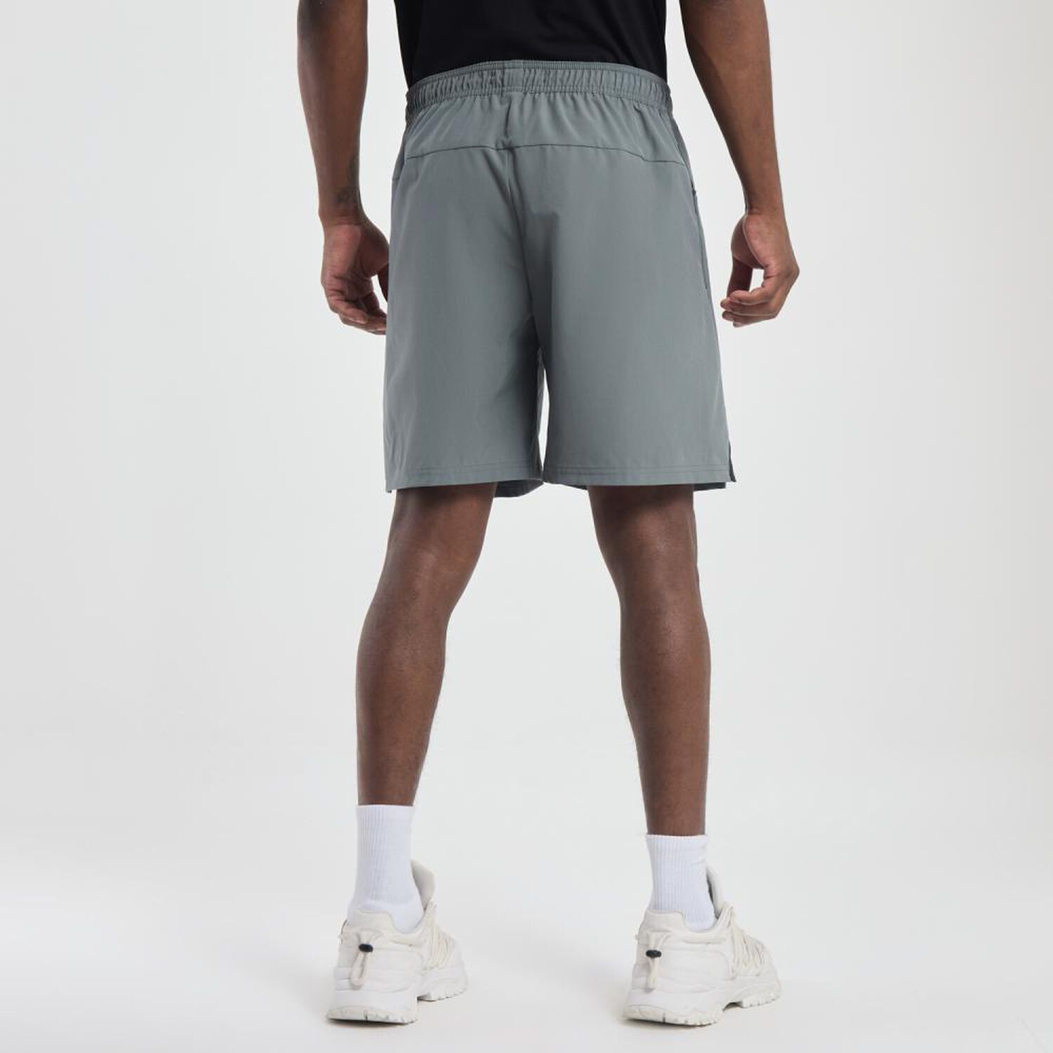 Short Deportivo Liso Tiro Medio Regular Hombre Wetland image number 3.0