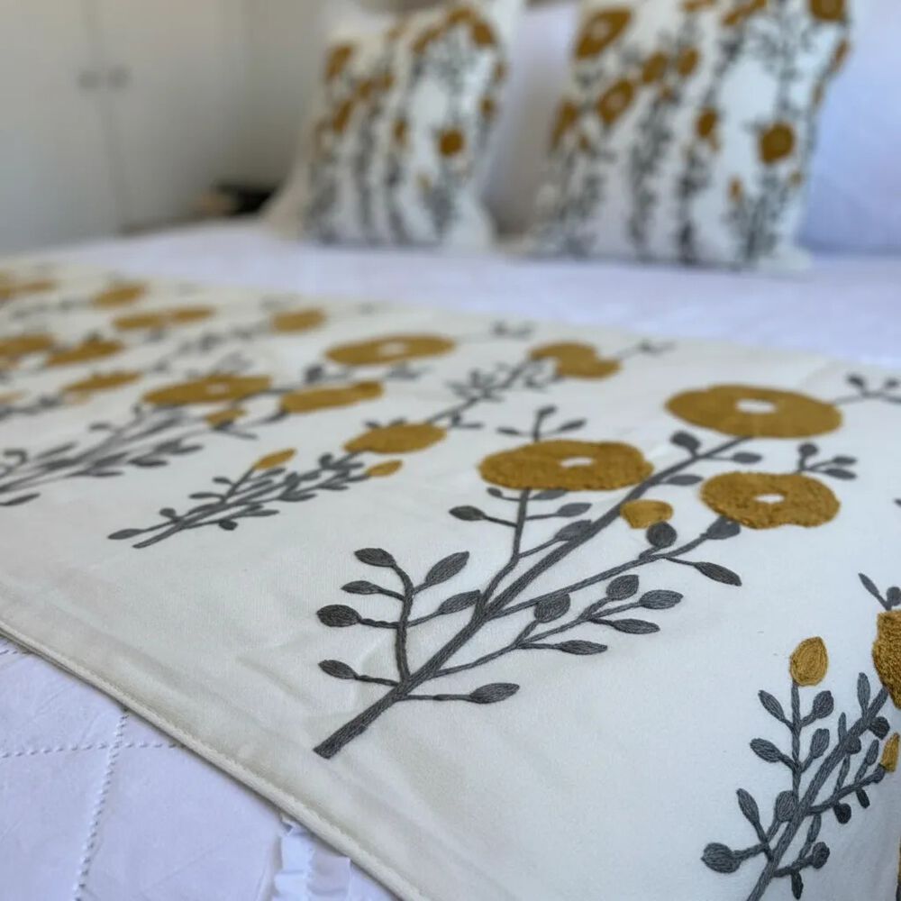 Set De Pieceras Bordadas + Fundas image number 3.0