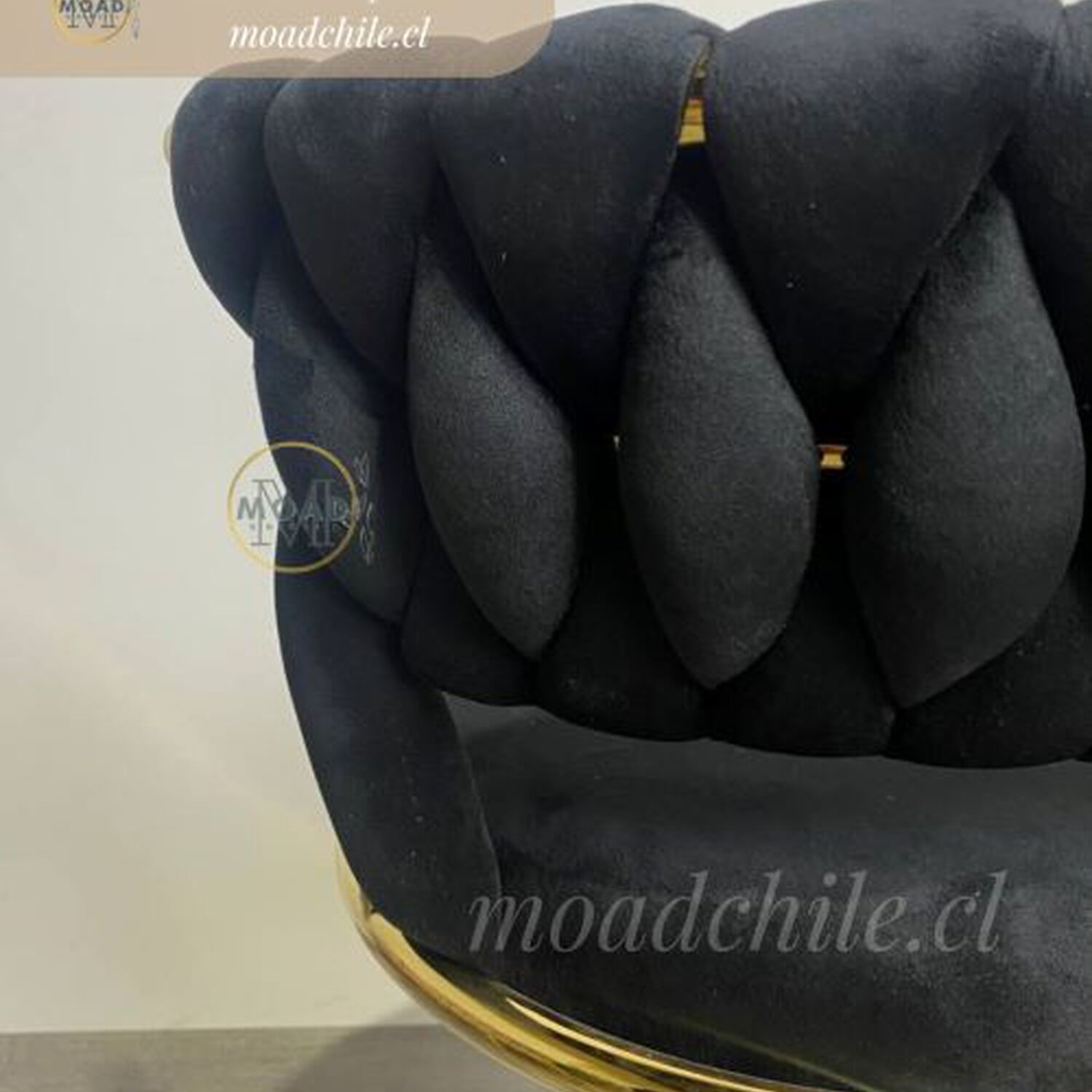 Taburete Queen Bar De Terciopelo Y Patas Doradas Con Altura Regulable image number 4.0