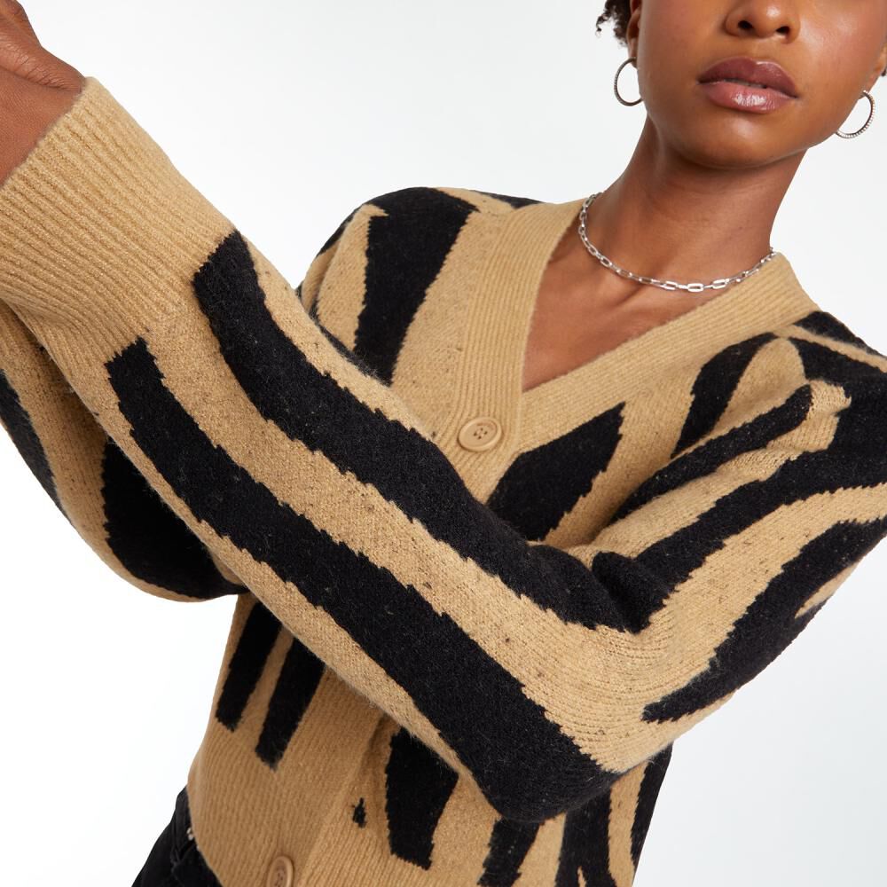 Sweater Full Estampado Con Botones Cuello V Mujer Rolly Go image number 4.0